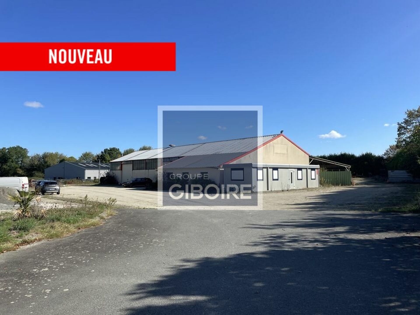 Local industriel 840 m²
