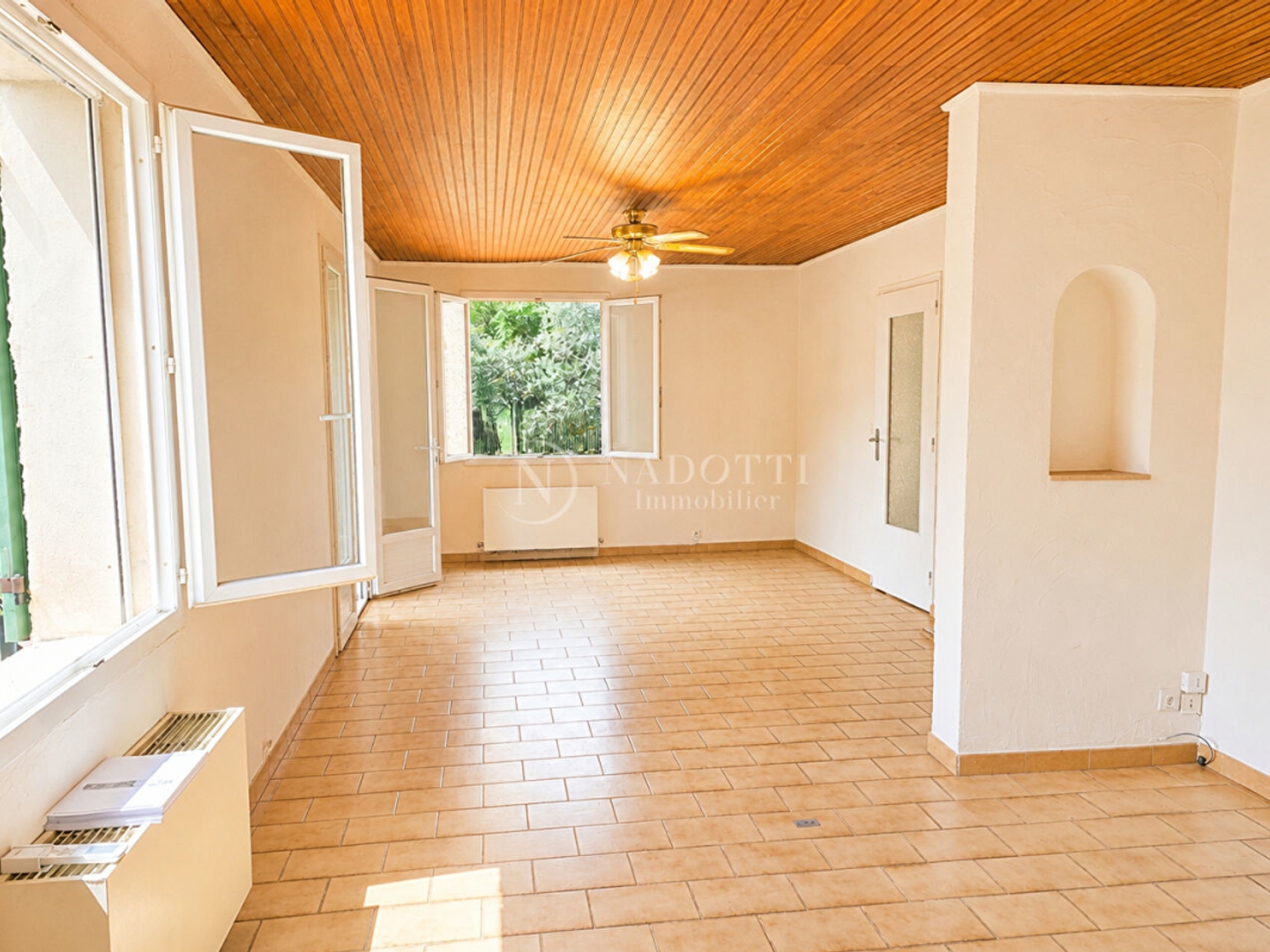 Maison à vendre - 4 pièces - 101m2 - Cabrières-D'avignon (84220)