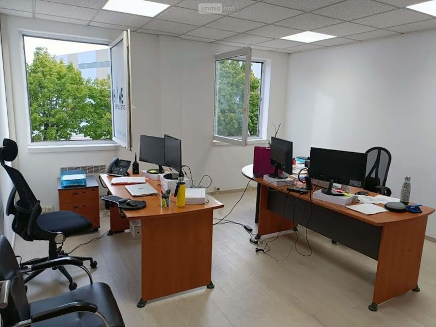 Bureau 245 m²