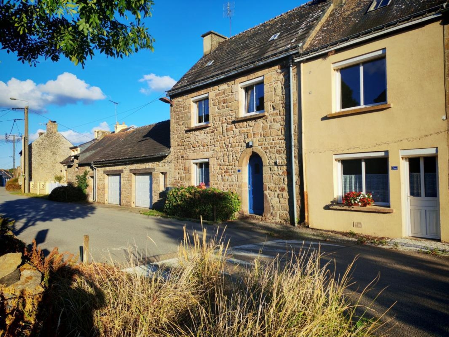 Vends maison de bourg - 133 m² - 7 pièces, 4 chambres - Lescouët-Gouarec 22570