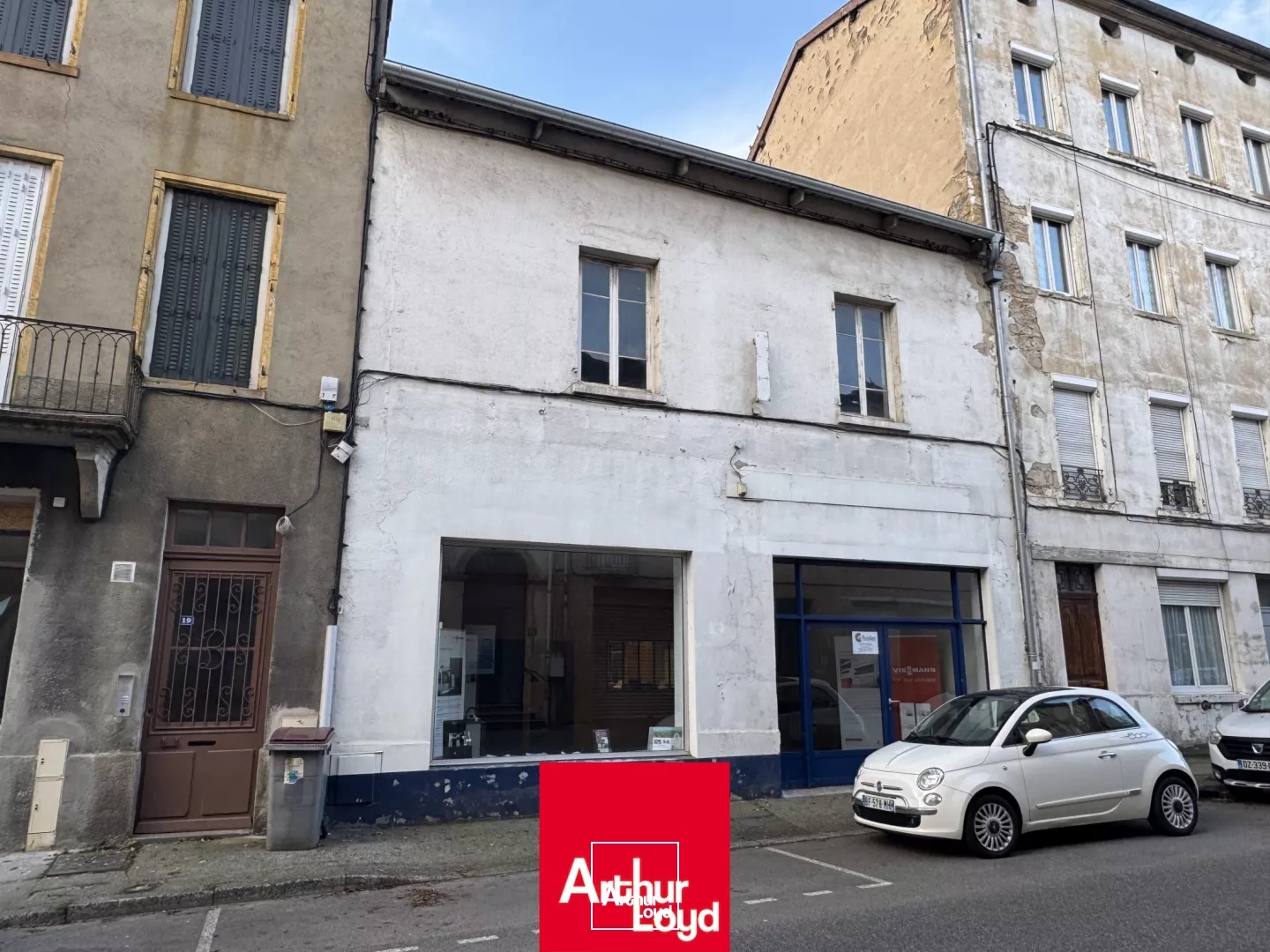 Locaux à vendre - 830m2 - Tarare (69170)