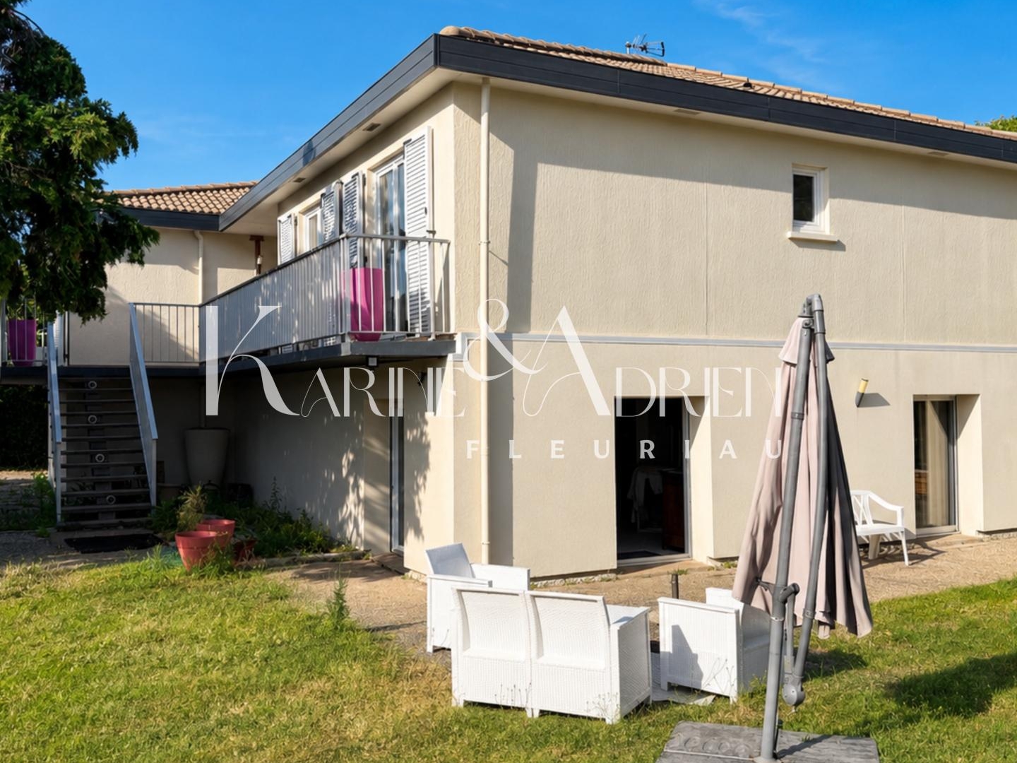 Pavillon 6 chambres, garage, carport et jardin
