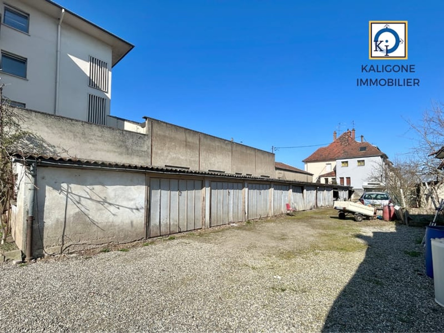 17 garages - 56 000 €