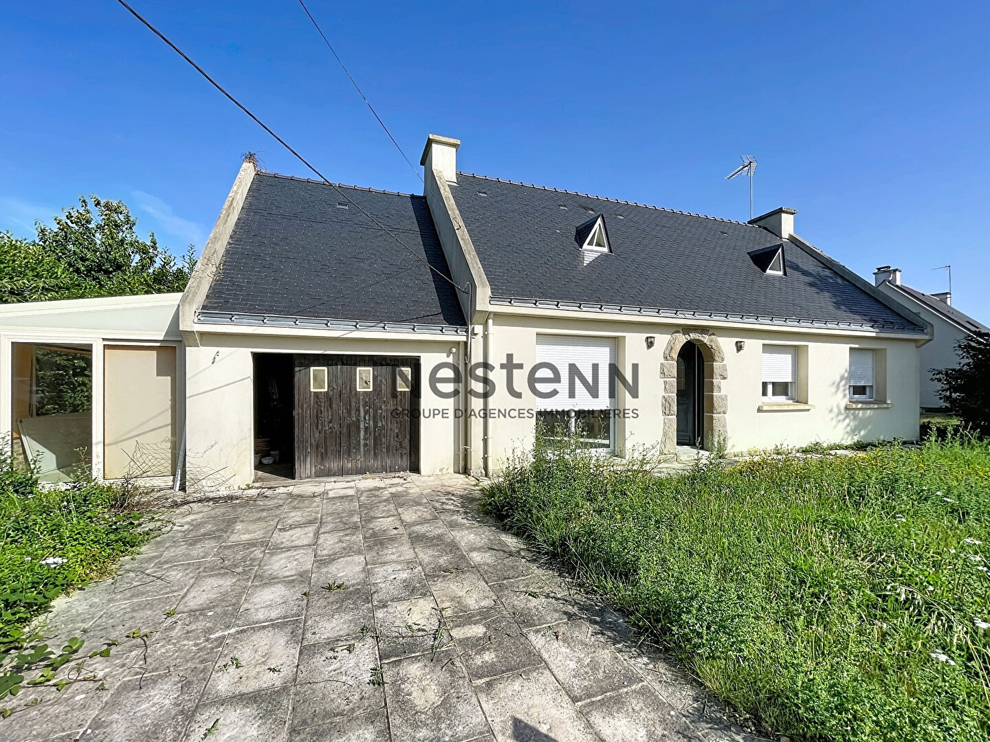 À vendre à Noyal-Muzillac, plain-pied au beau potentiel sur plus de 1 650 m² de terrain !