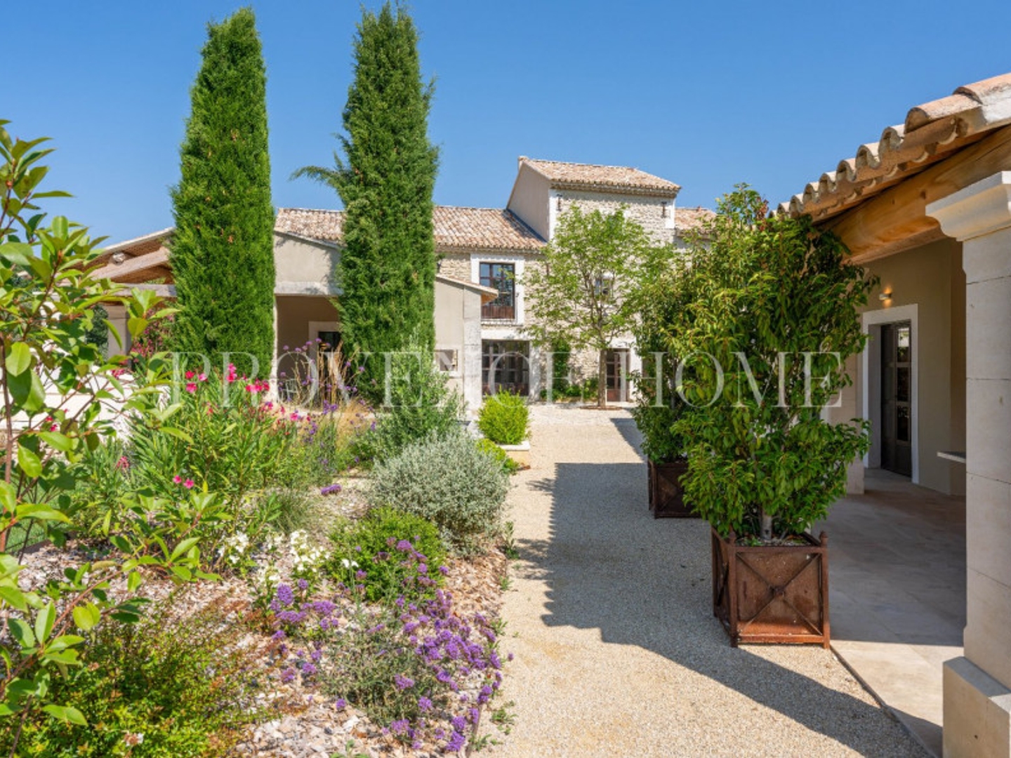 Maison à vendre - 9 pièces - 370m2 - Oppède (84580)