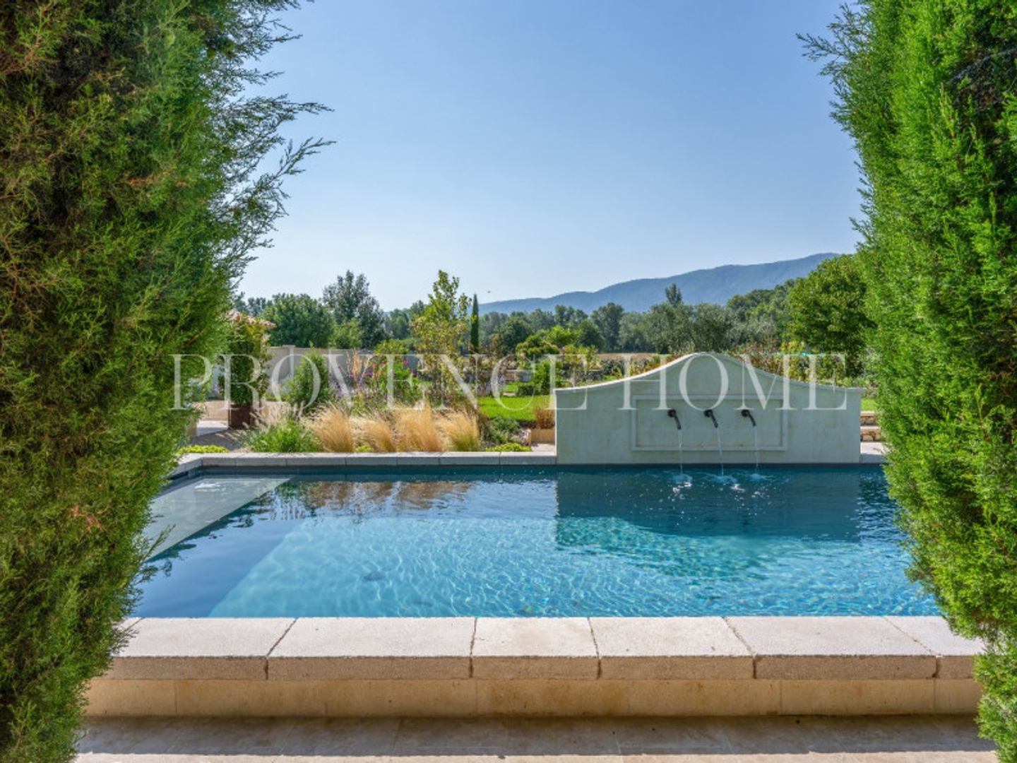 Maison à vendre - 9 pièces - 370m2 - Oppède (84580)