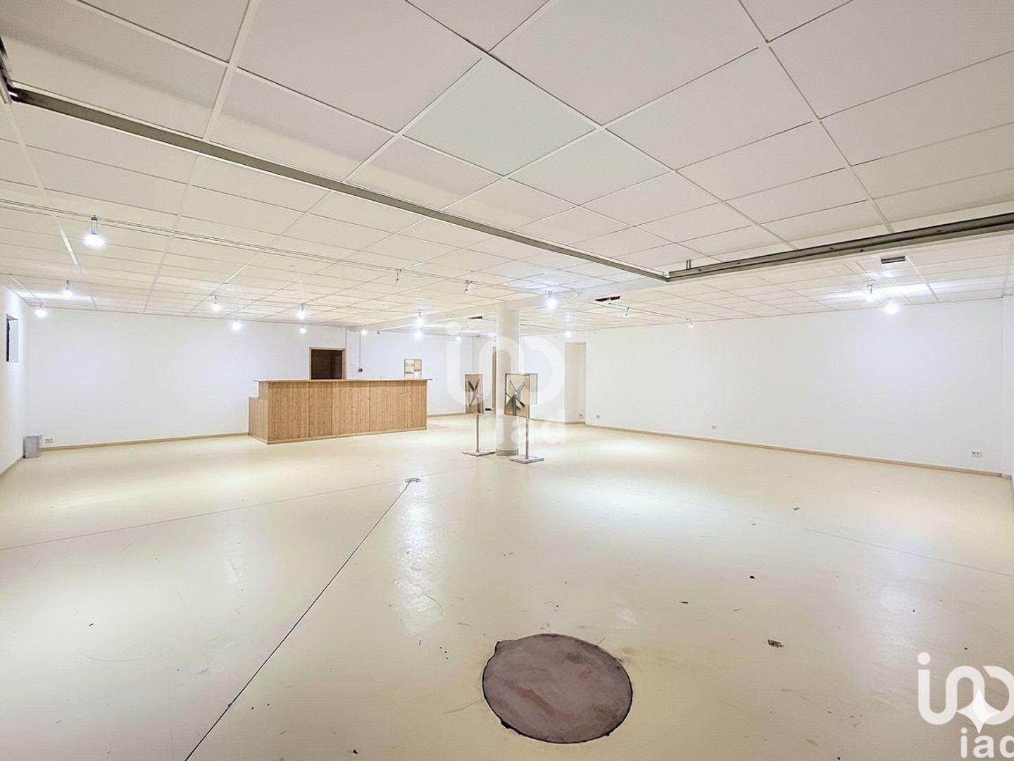 Immeuble commercial 248 m²