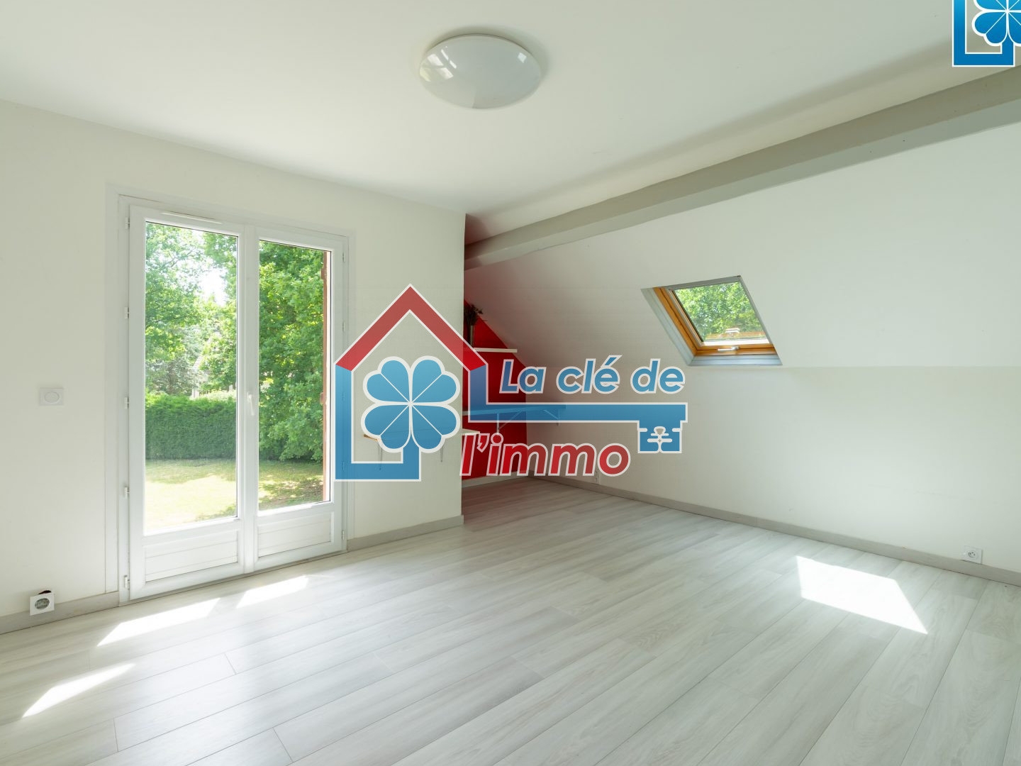 MAISON FAMILIALE 8 CHAMBRES + STUDIO INDEPENDANT