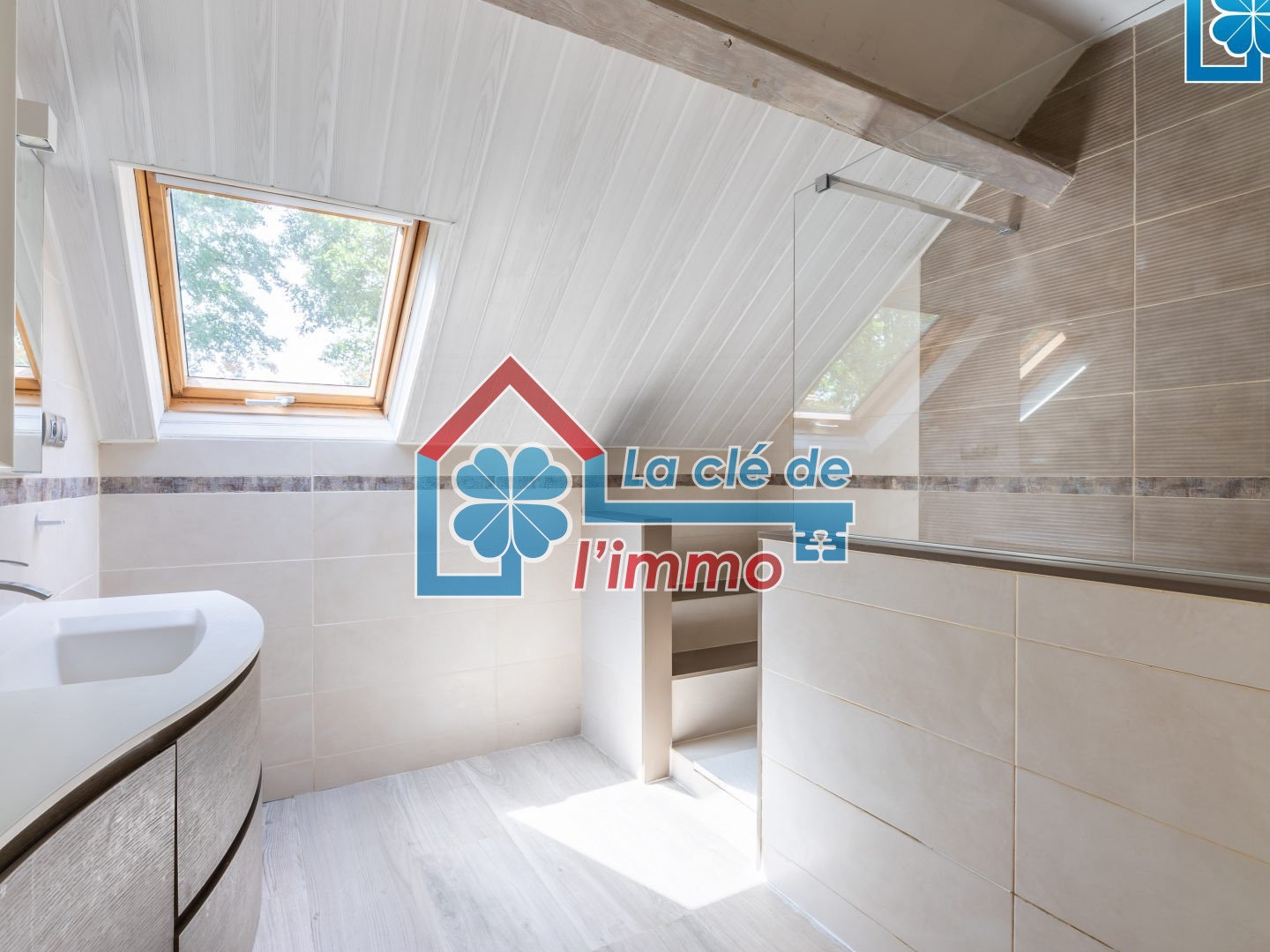 Maison à vendre - 10 pièces - 264m2 - Saint-Sauveur-Sur... (77930)