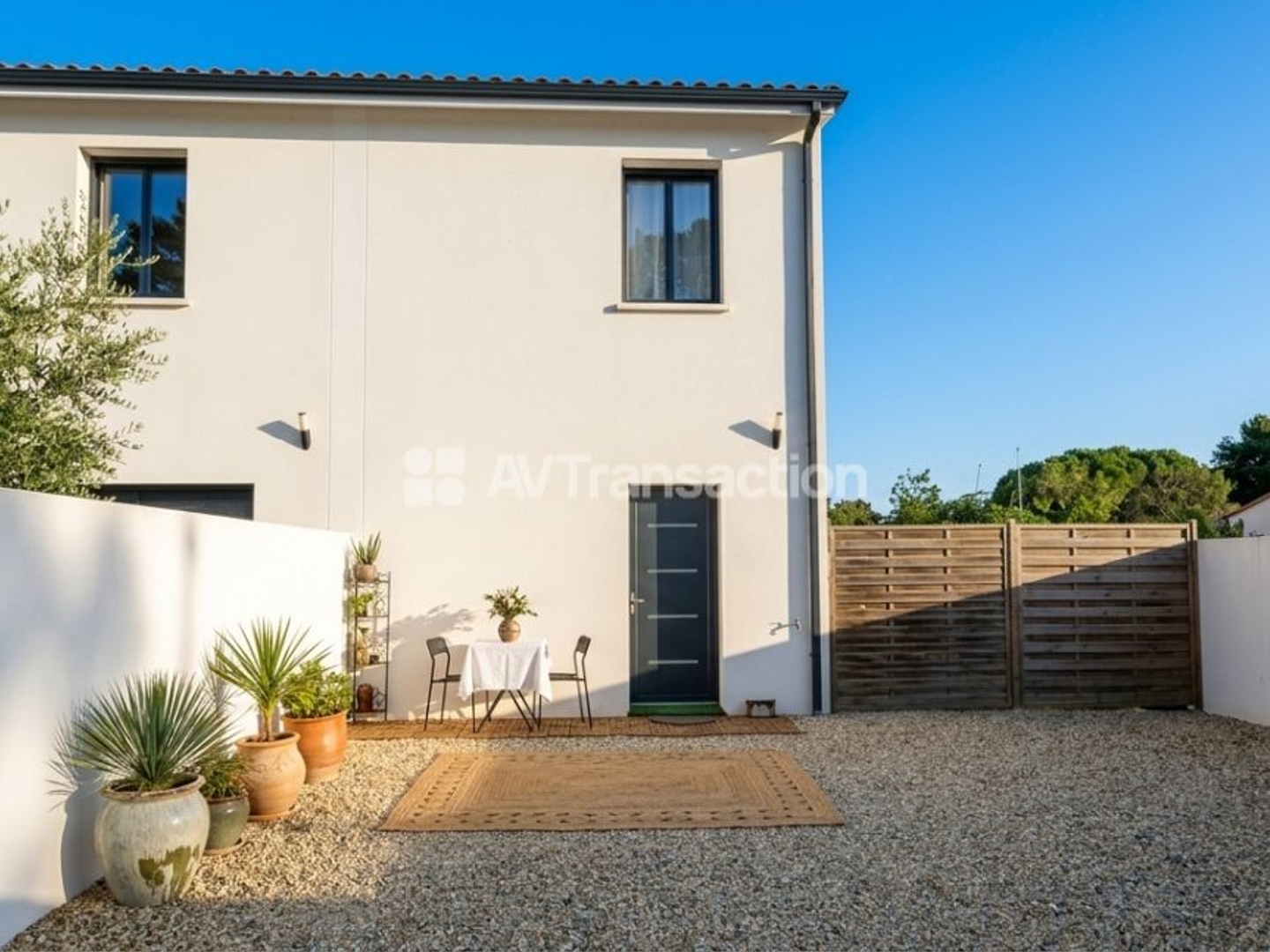 33500 ARVEYRES - MAISON RECENTE 85M² 3 CHAMBRES ET 200M² JARDIN