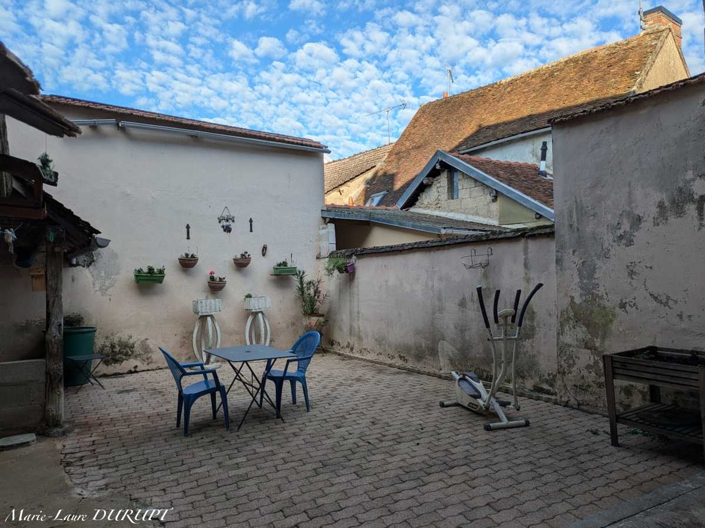 Maison à vendre - 8 pièces - 160m2 - Villeneuve-Sur-Yonne (89500)
