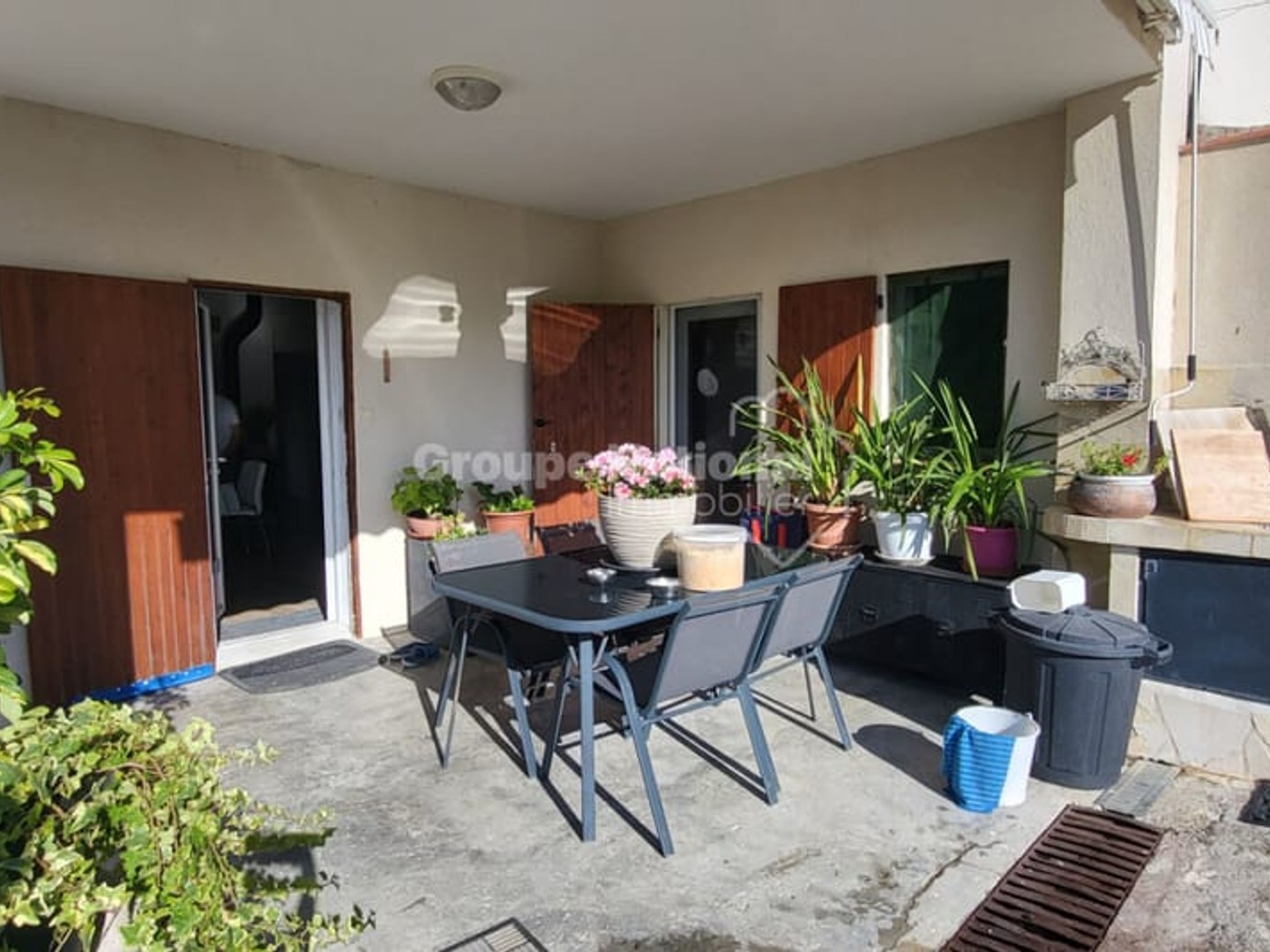 A vendre Auribeau: Appartement RDJ 4 pièces 80m²