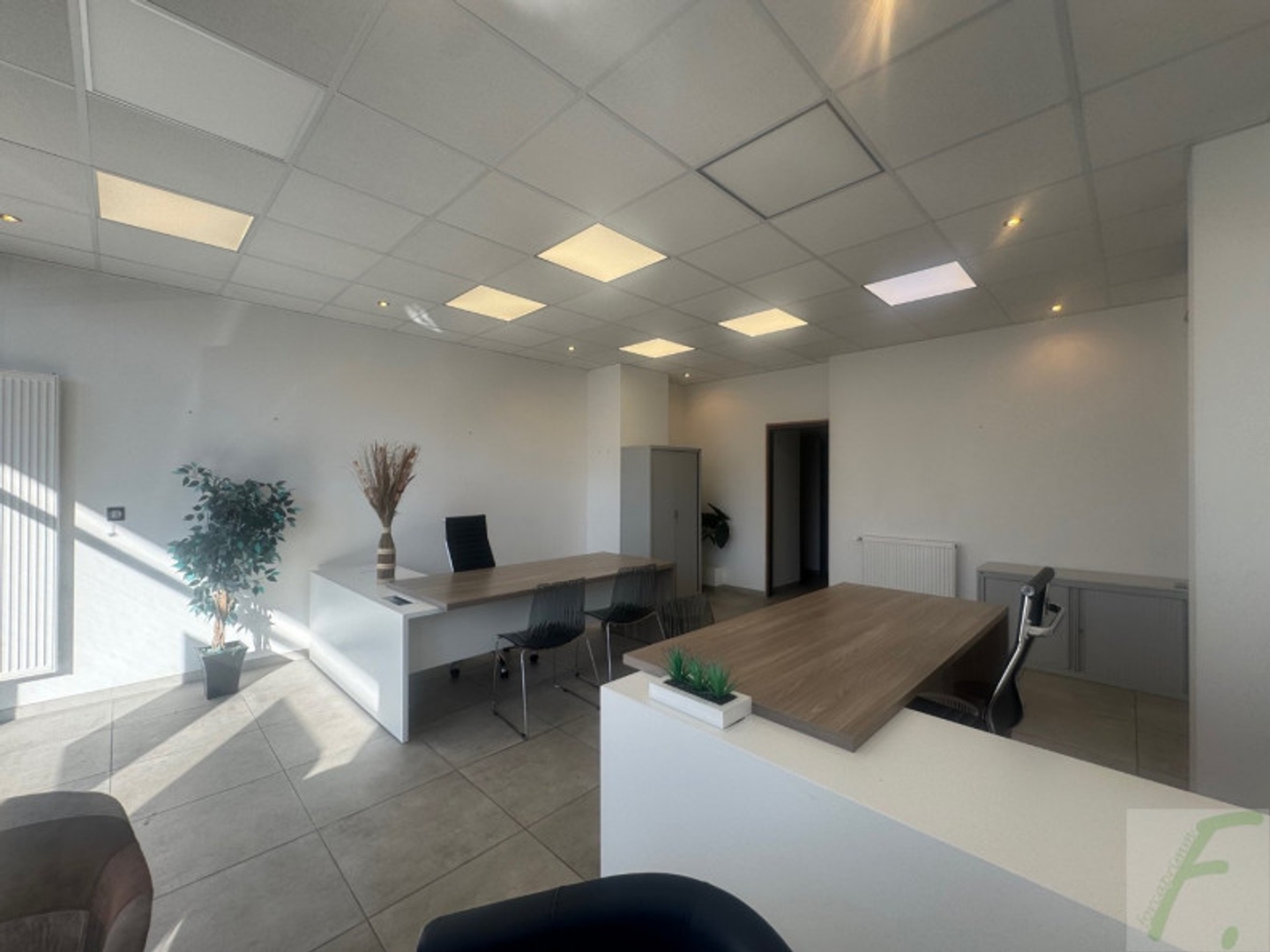 Local commercial 6 pièces 73 m²