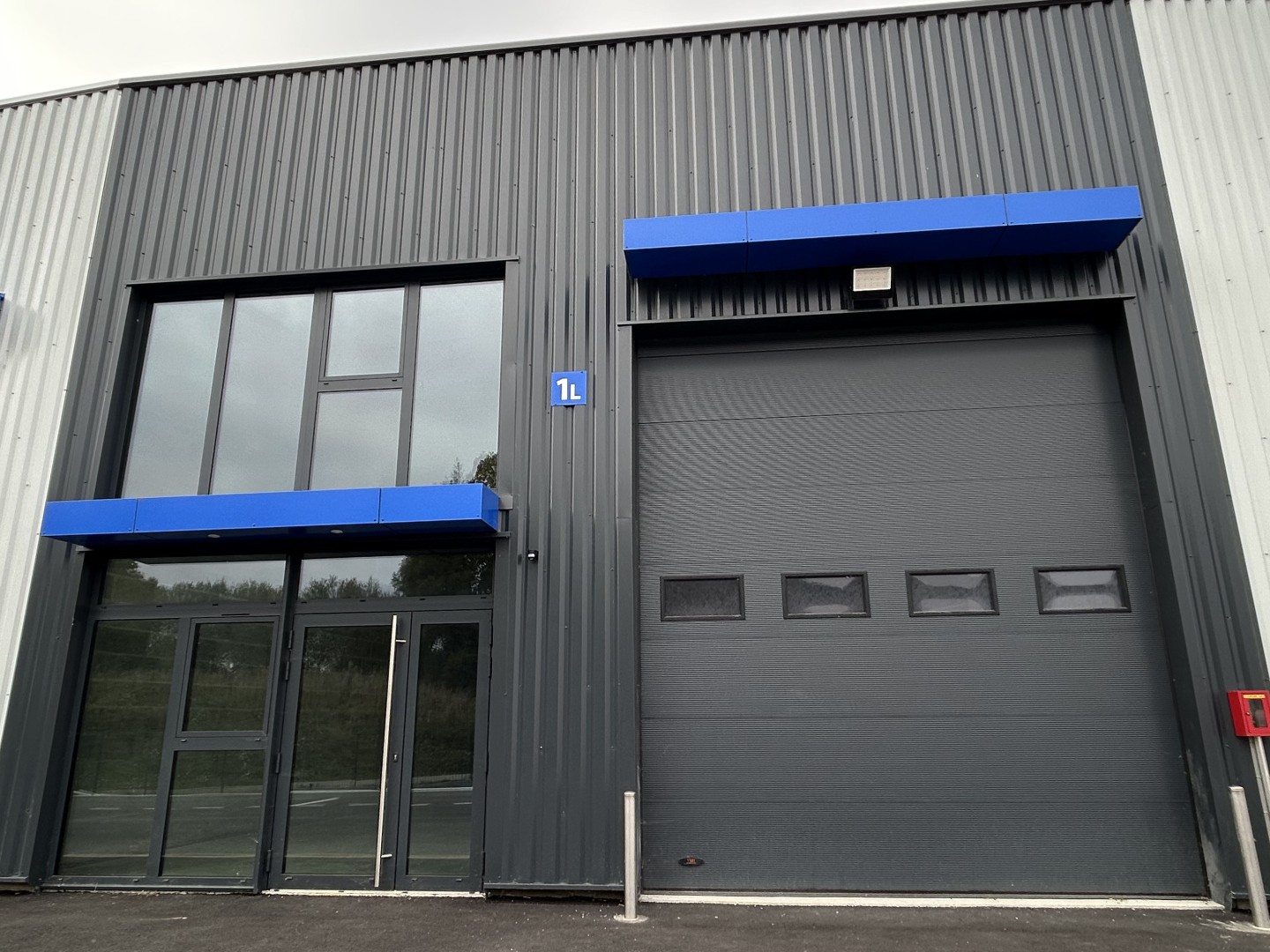 LOCAUX COMMERCIAUX ACTIVITES - NEUF - MINIAC MORVAN/ST MALO