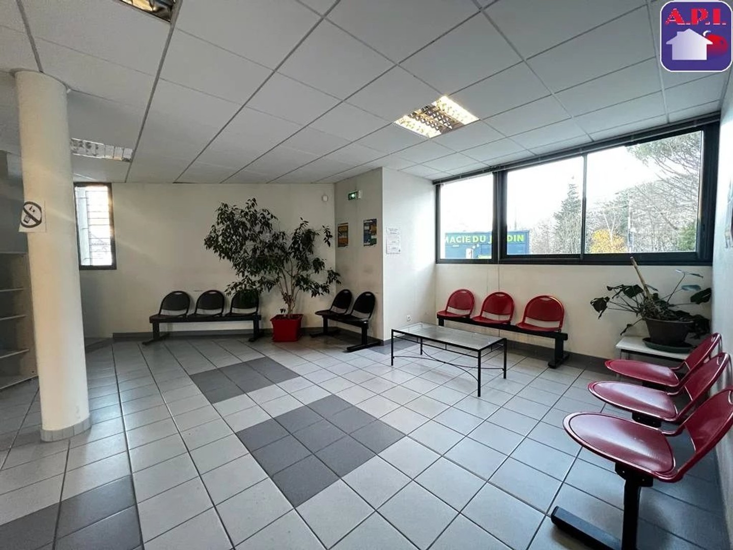 Magasin à vendre - 24m2 - Saint-Paul-De-Jarrat (09000)