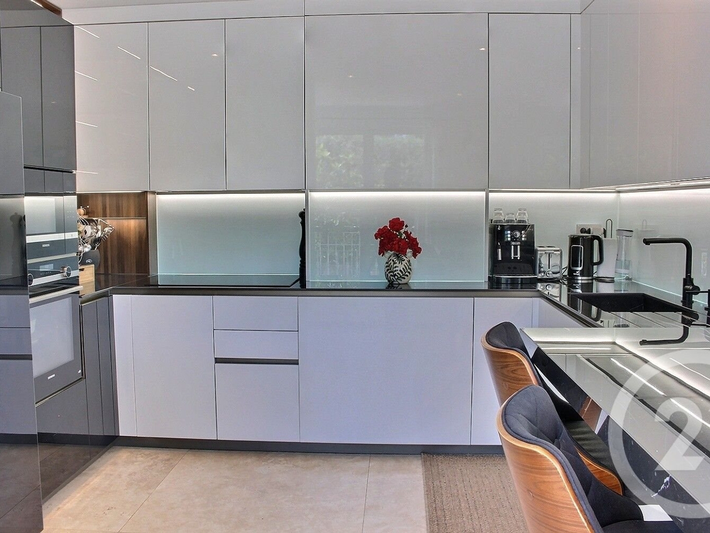 Maison à vendre - 9 pièces - 214m2 - Roquefort-Les-Pins (06330)