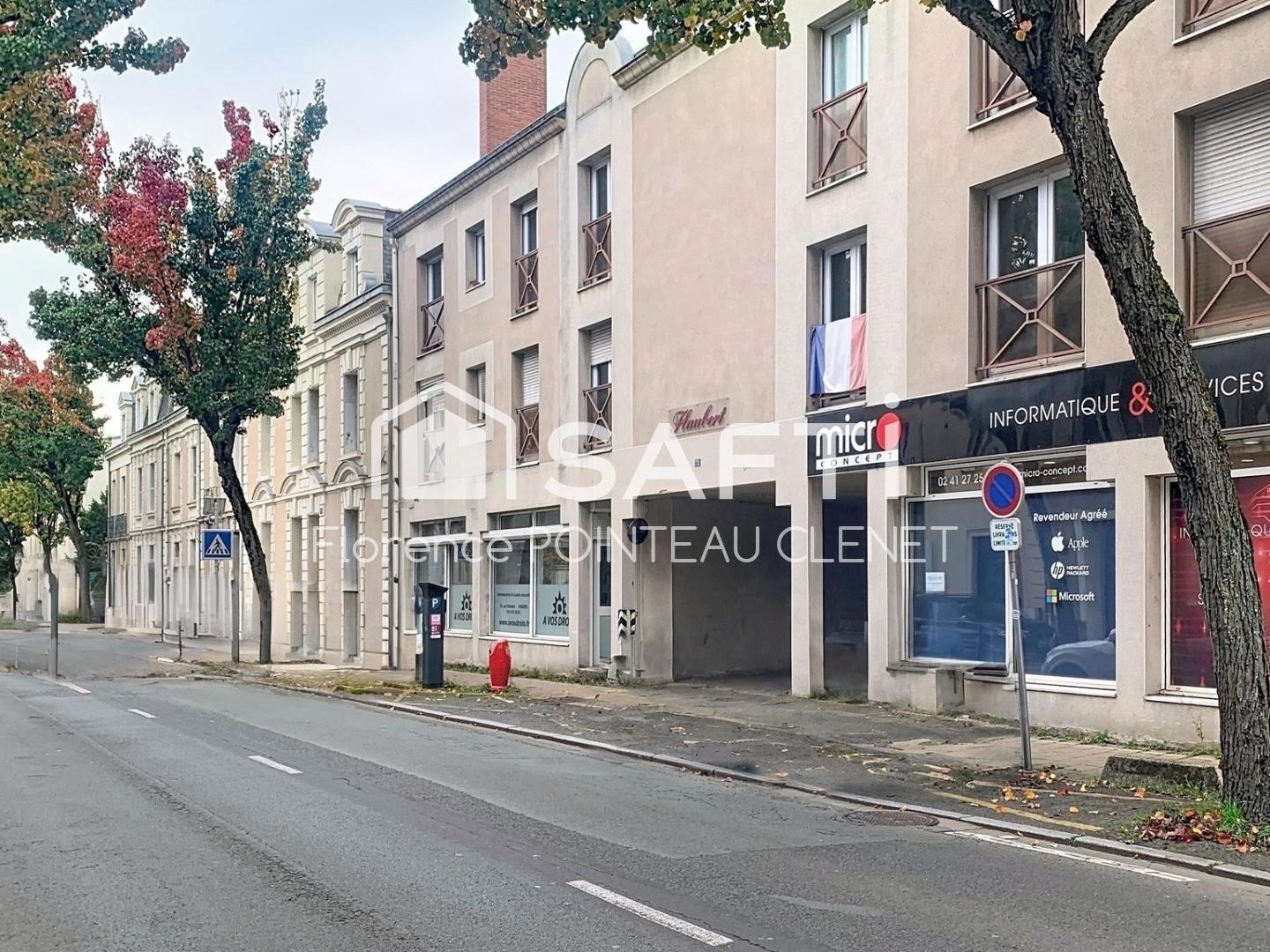 LOCAL 70 M2 RABELAIS FACE UCO + 4 PARKINGS