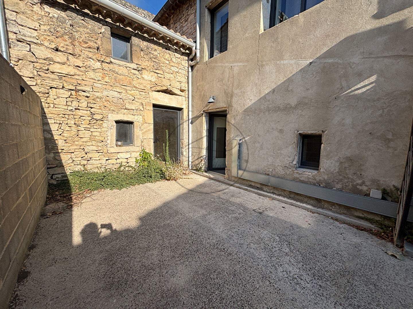 Appartement à vendre - 140m2 - Barjac (30430)