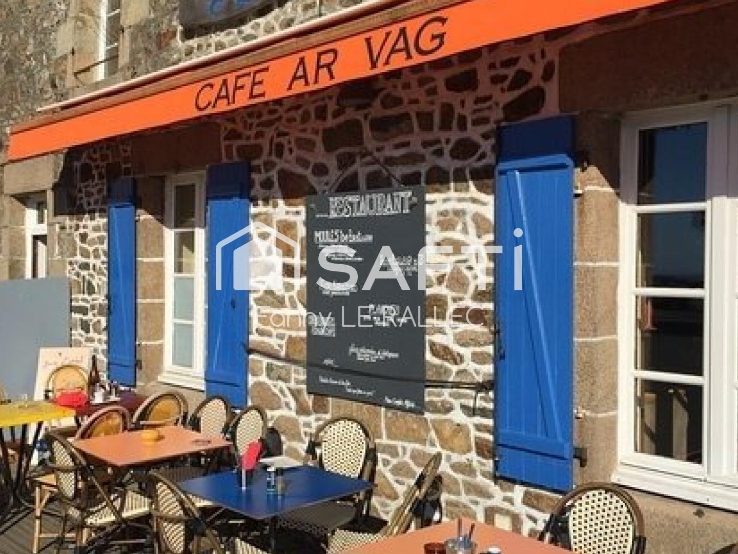 Magasin à vendre - 8 pièces - 265m2 - Plougrescant (22820)