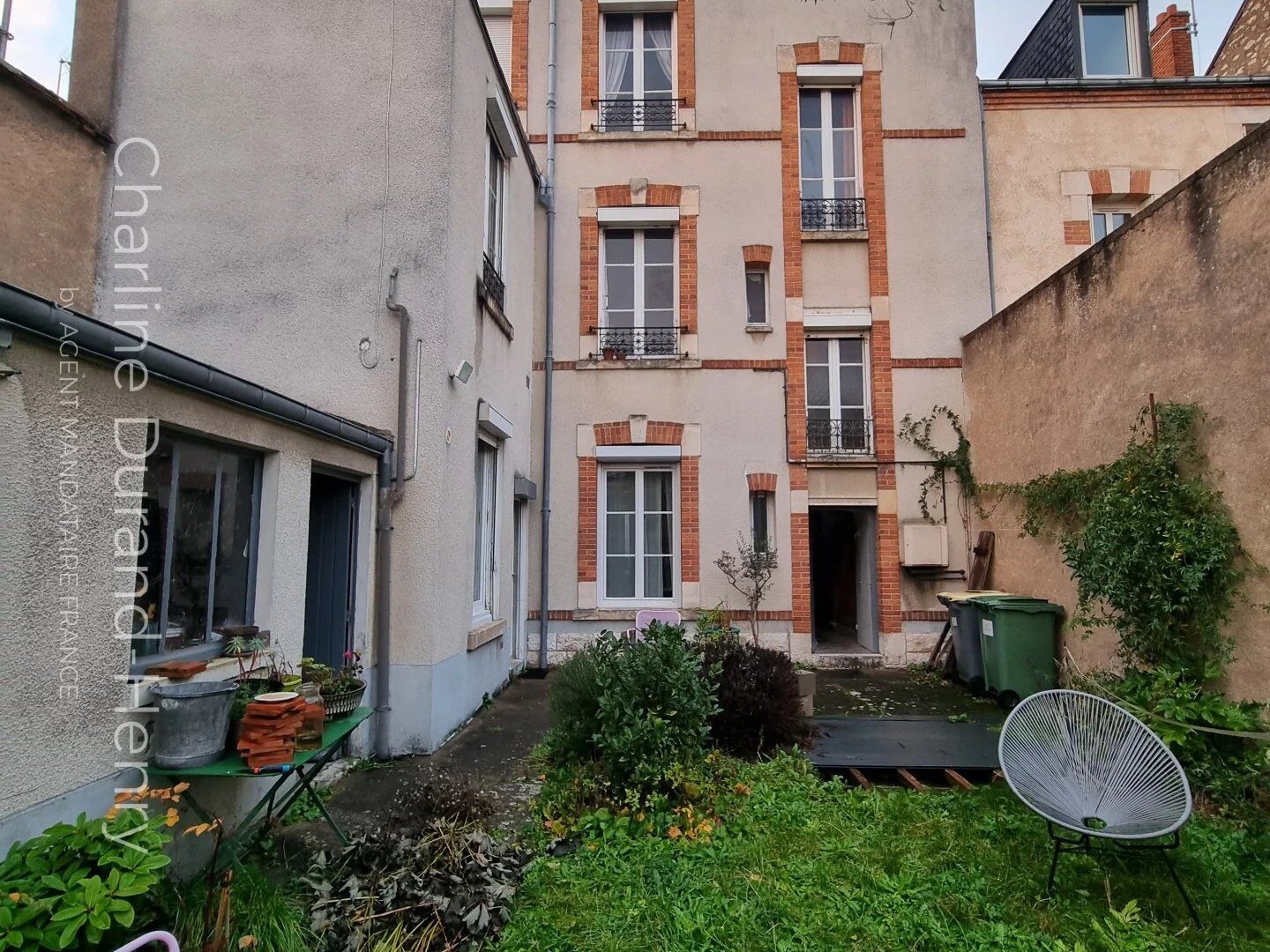 Immeuble 8 pièces 109 m²