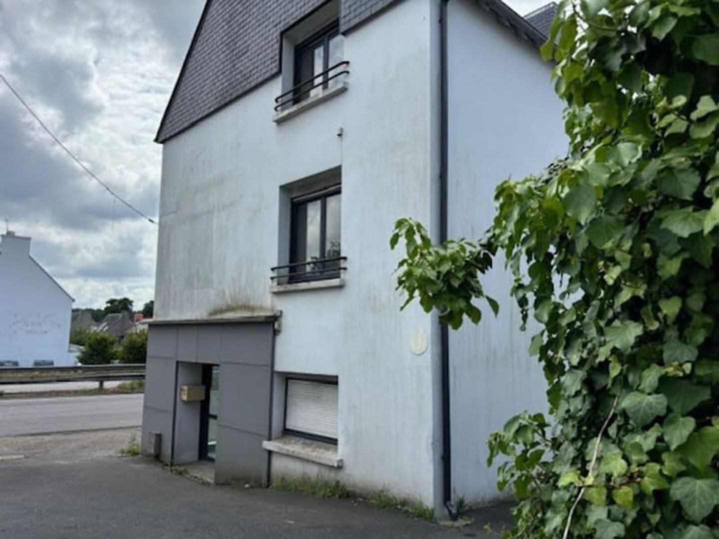 Local 1 pièce 150 m²