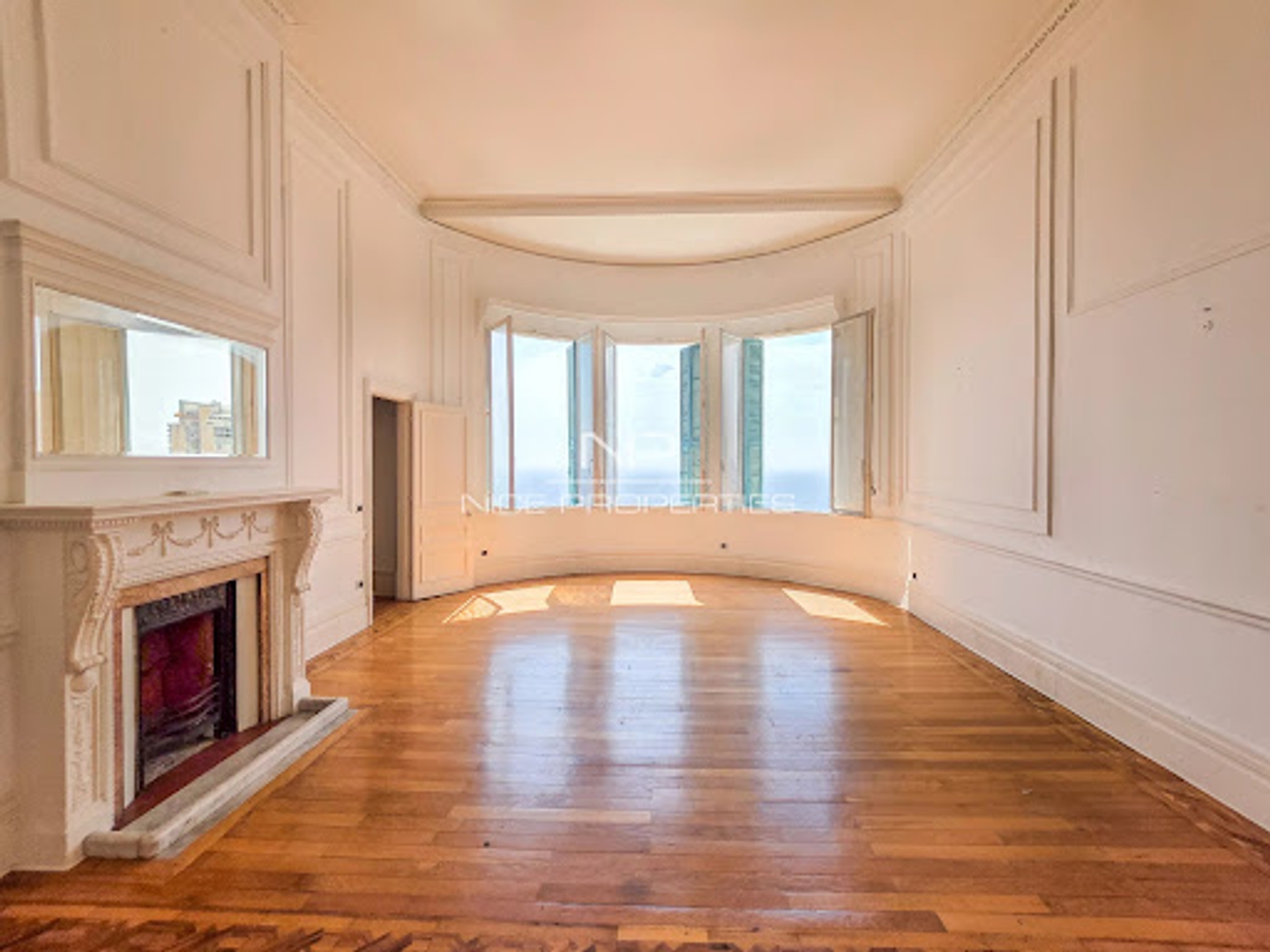 Appartement à vendre - 7 pièces - 396m2 - Beausoleil (06240)