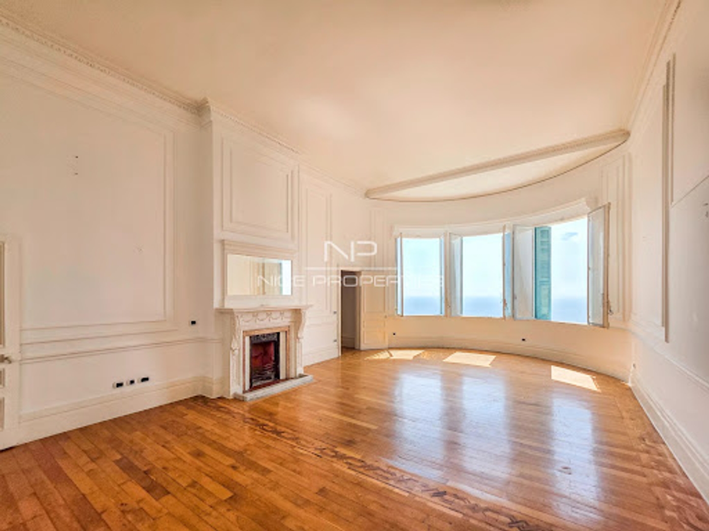 Appartement à vendre - 7 pièces - 396m2 - Beausoleil (06240)