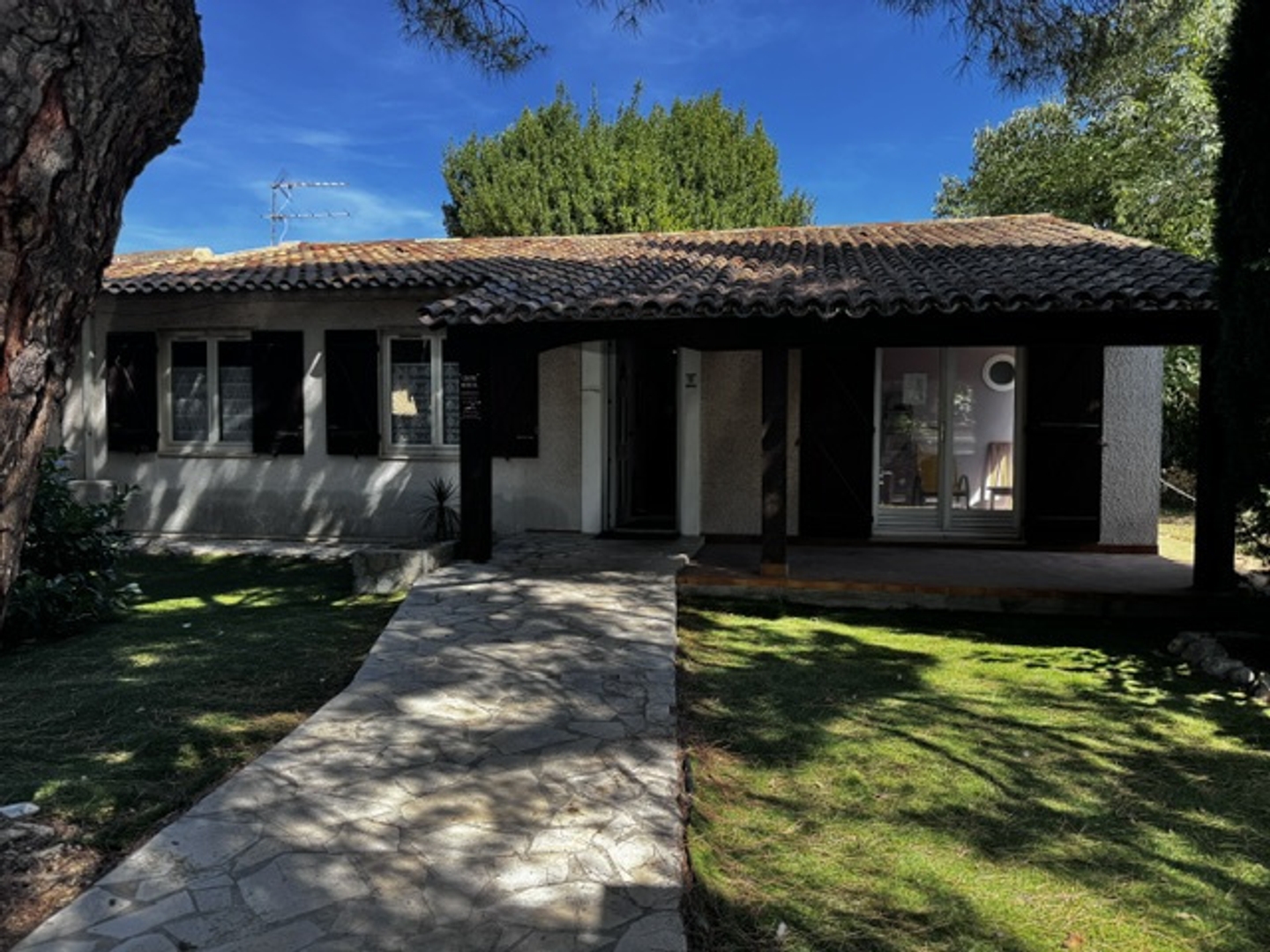 Vends locaux/biens immobiliers - 128 m² - Éguilles 13510