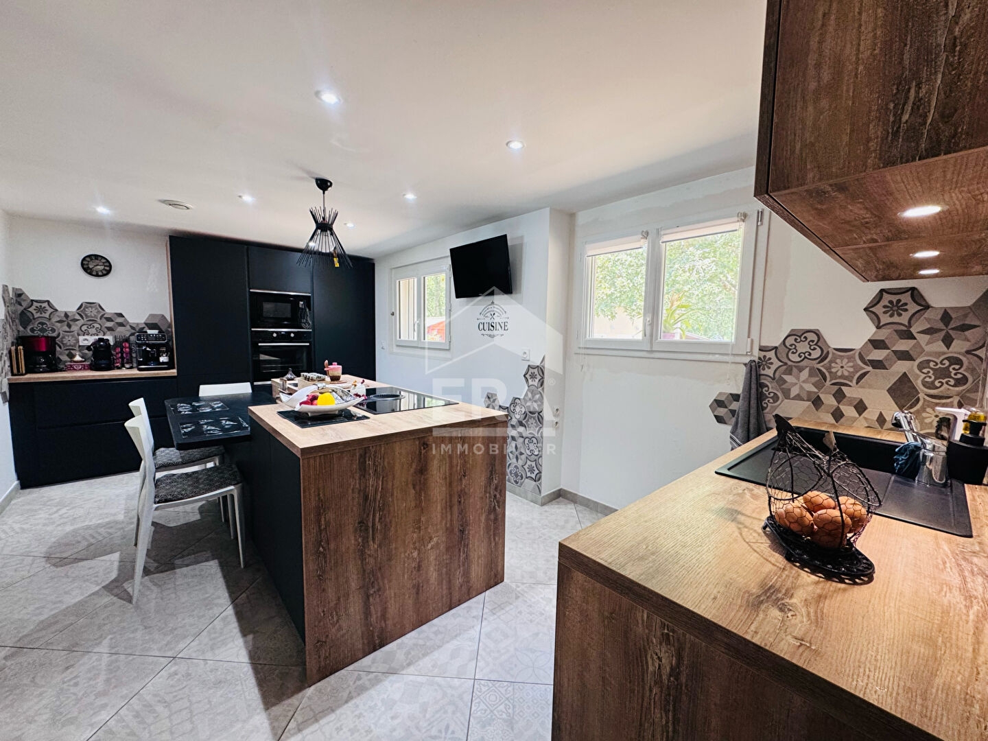 Maison à vendre - 7 pièces - 210m2 - Saint-Girons-D'ai... (33920)