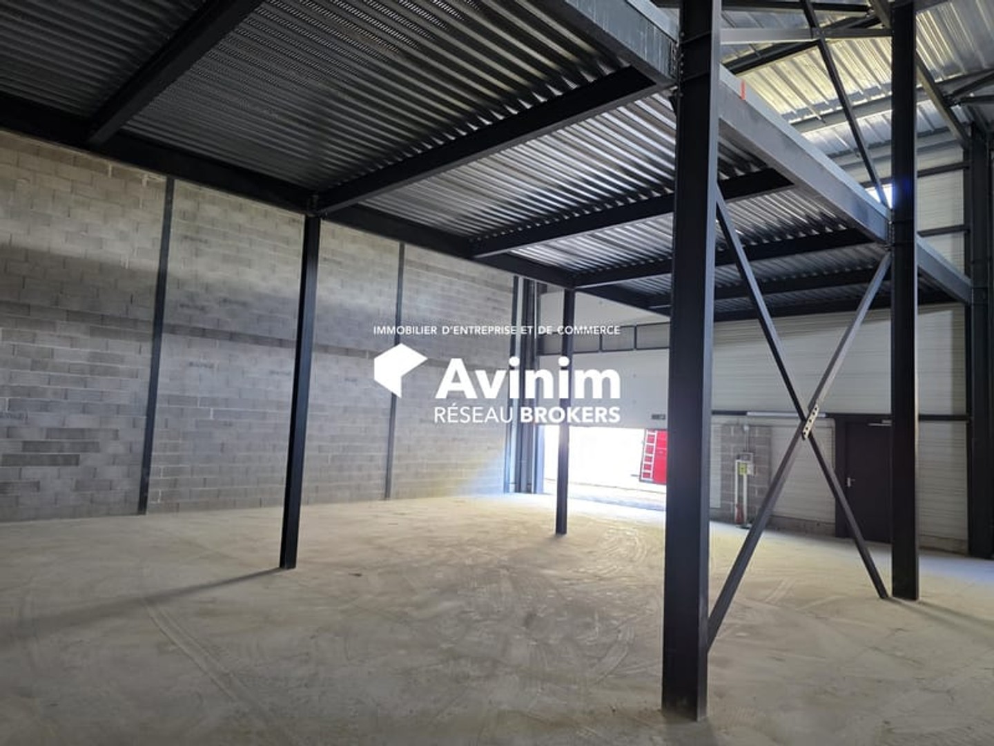 Immeuble industriel 213 m²