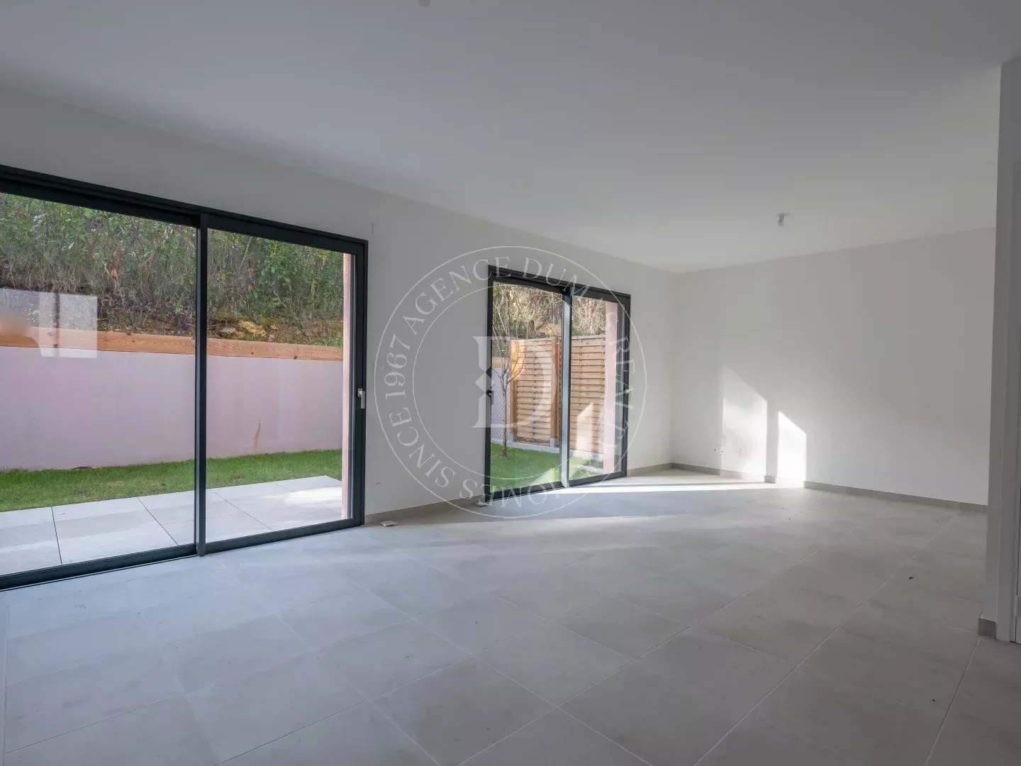 Maison à vendre - 3 pièces - 74m2 - Villefranche-Sur-Mer (06230)