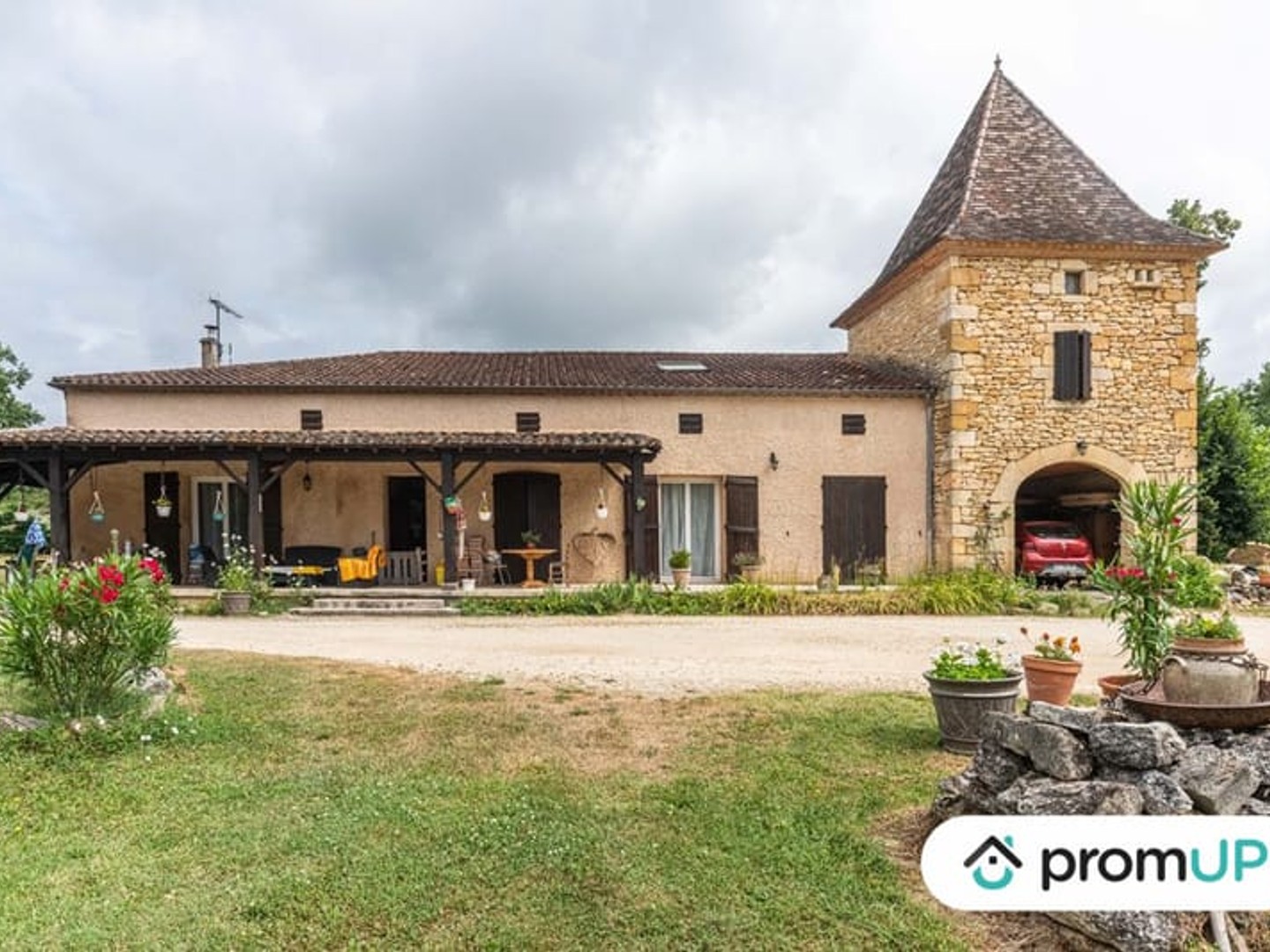 Maison 7 pièces 320 m²