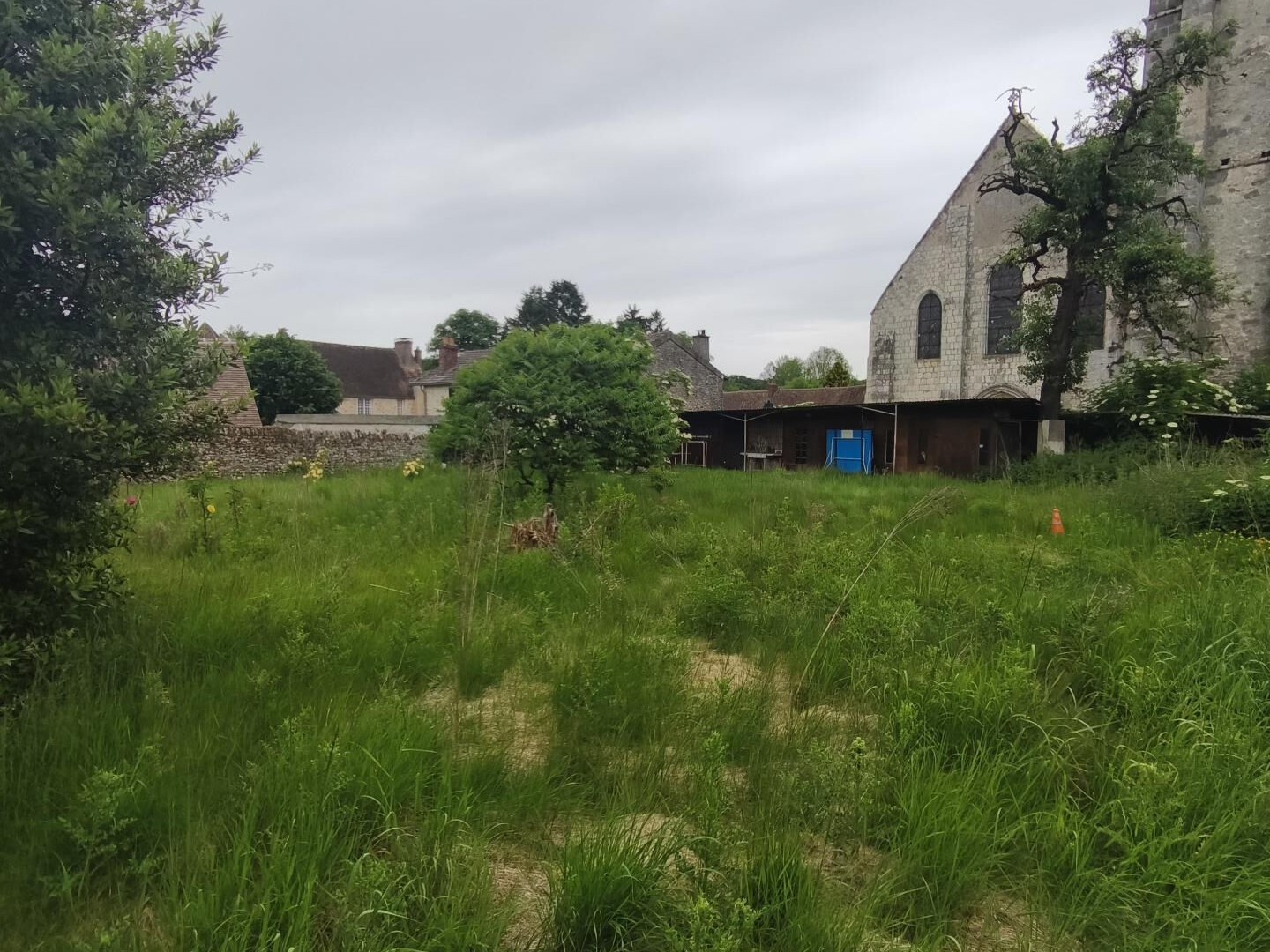 Terrain constructible centre village de 250m2