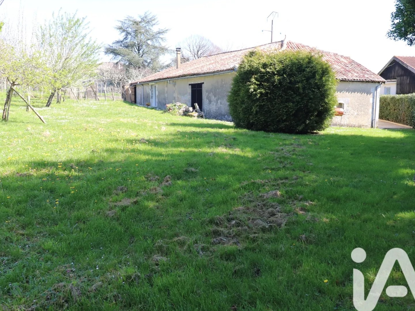 Maison à vendre - 4 pièces - 75m2 - Chatenet (17210)