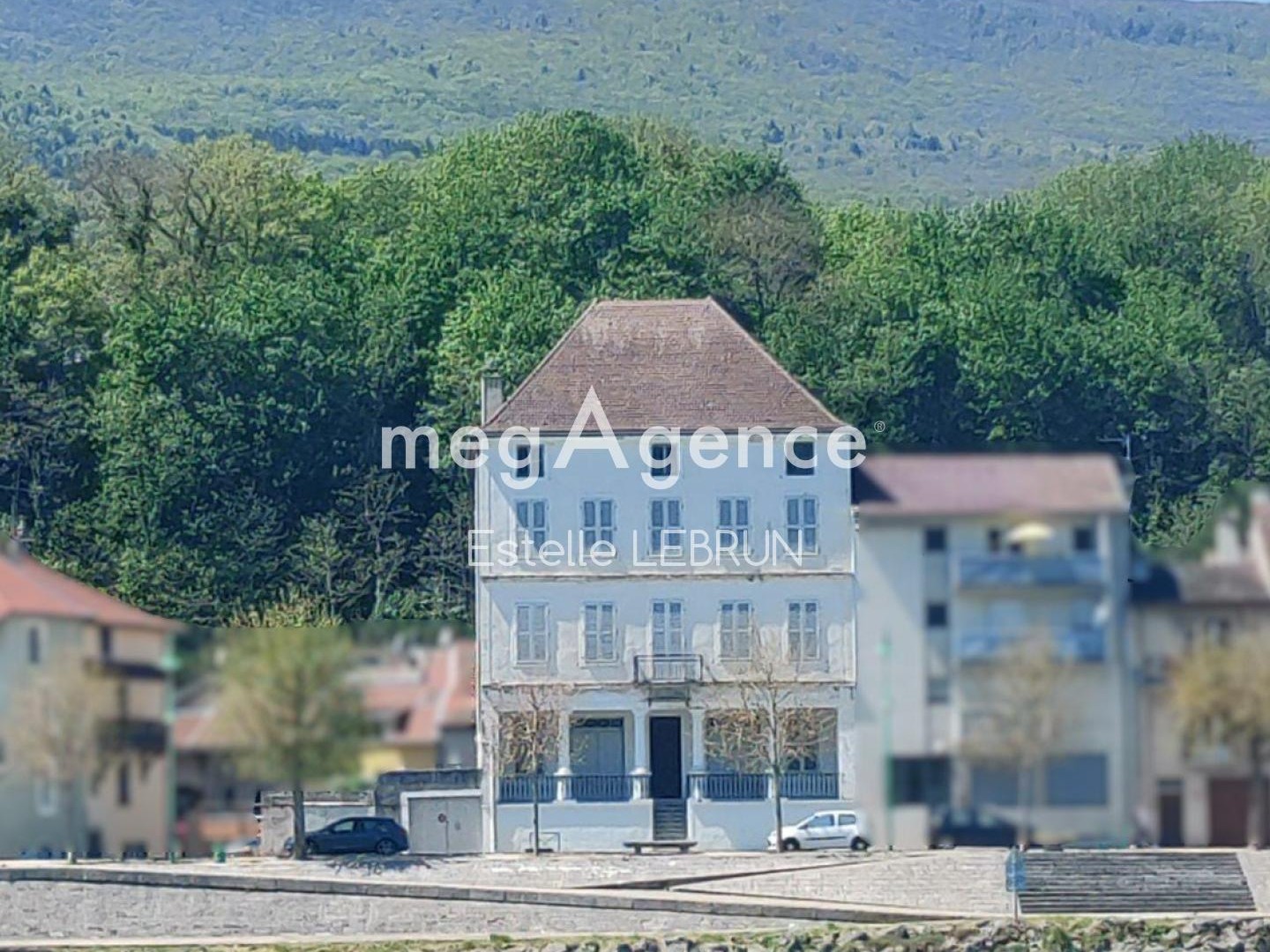 Immeuble d'habitation sur les quais du Rhône