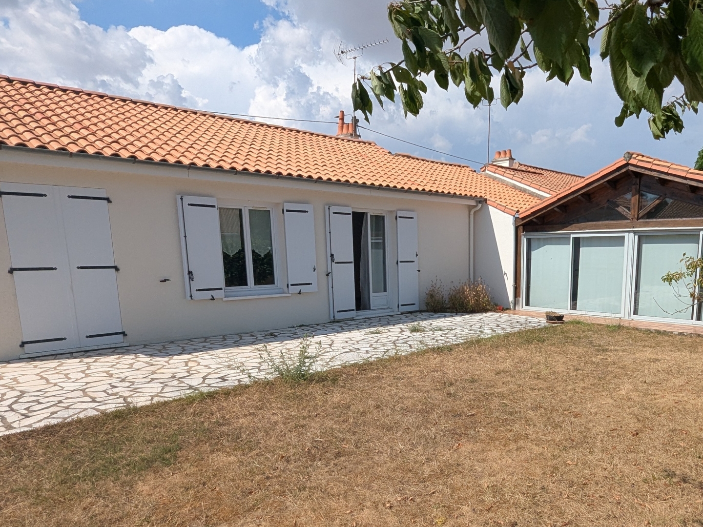 MAGNÉ PLAIN PIED 2 CH GARAGE PREAU