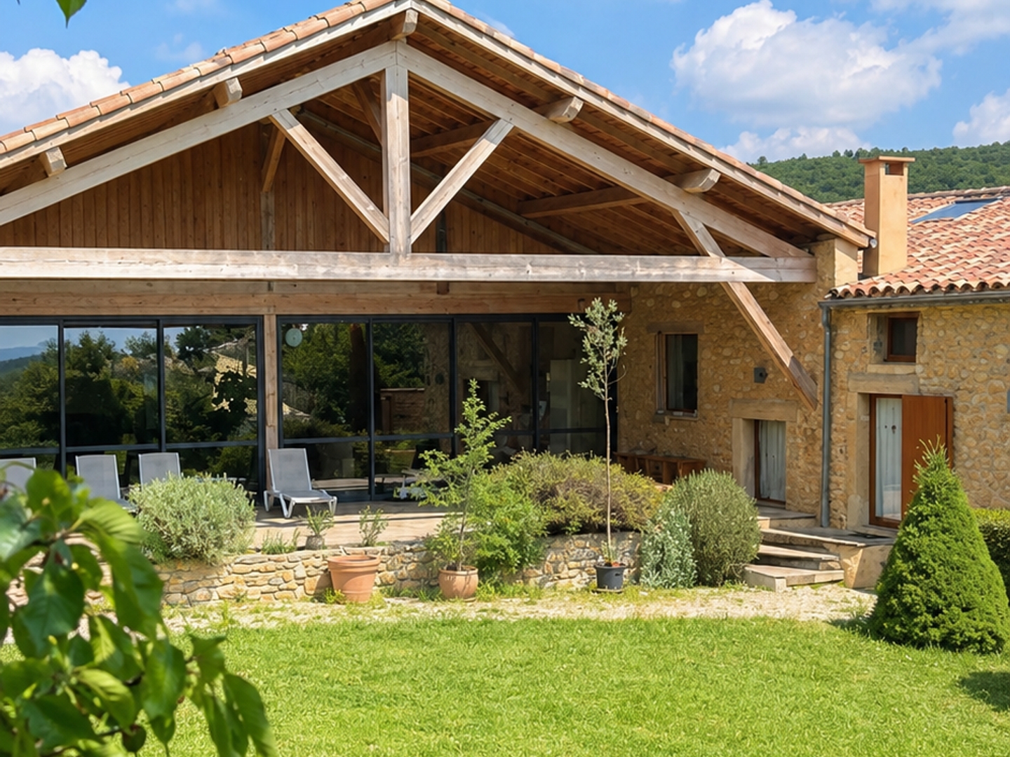 Propriété de charme en Occitanie : un écrin de nature de 5 hectares aux prestations haut de gamme