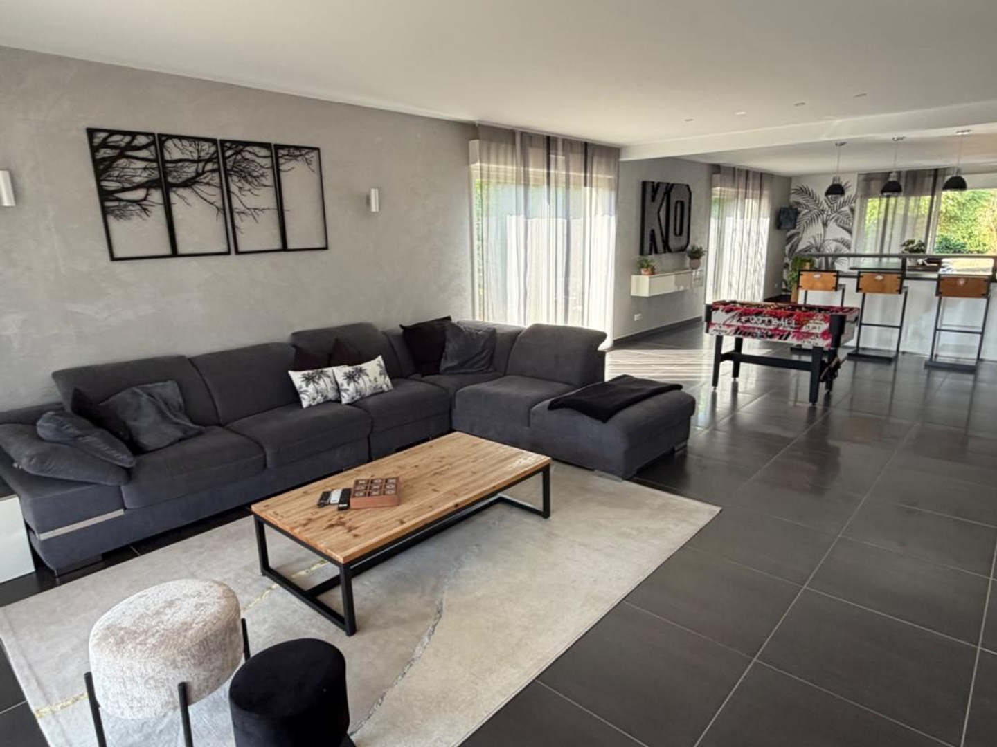 VILLA SUR PARC ARBORÉ AVEC PISCINE