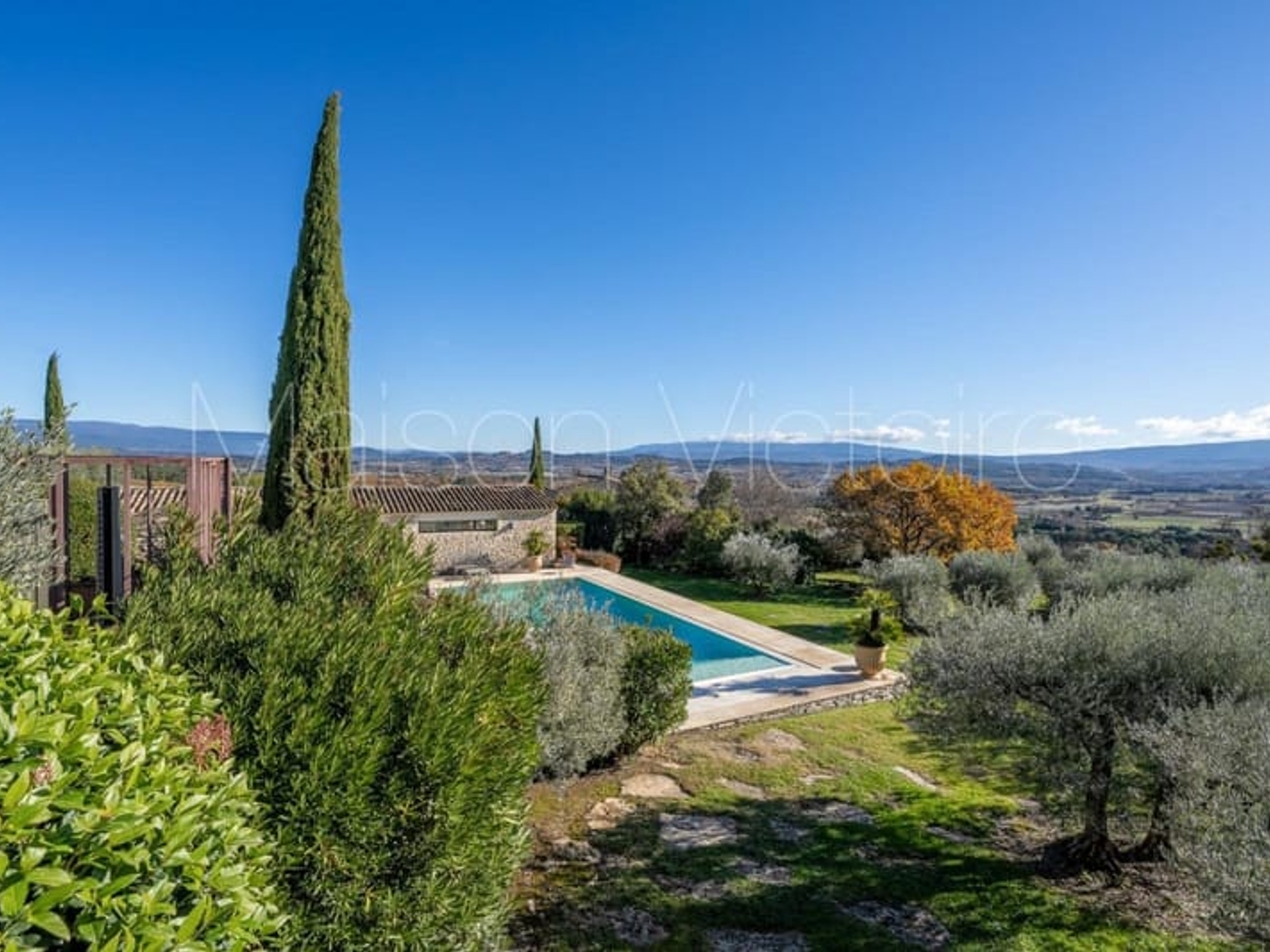 Maison à vendre - 11 pièces - 333m2 - Gordes (84220)