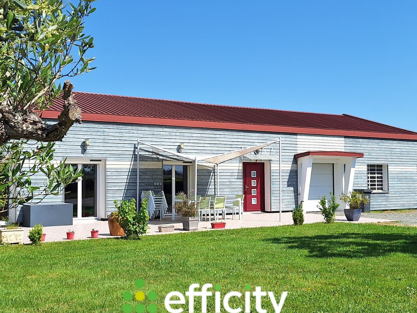 Maison à vendre - 6 pièces - 200m2 - Saint-Jodard (42590)