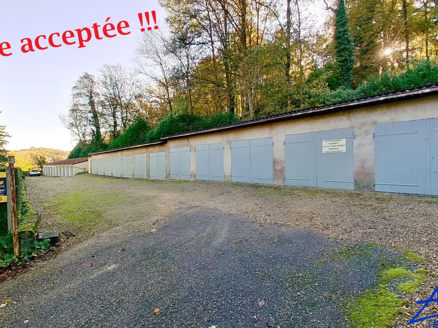 LOT de 22 GARAGES