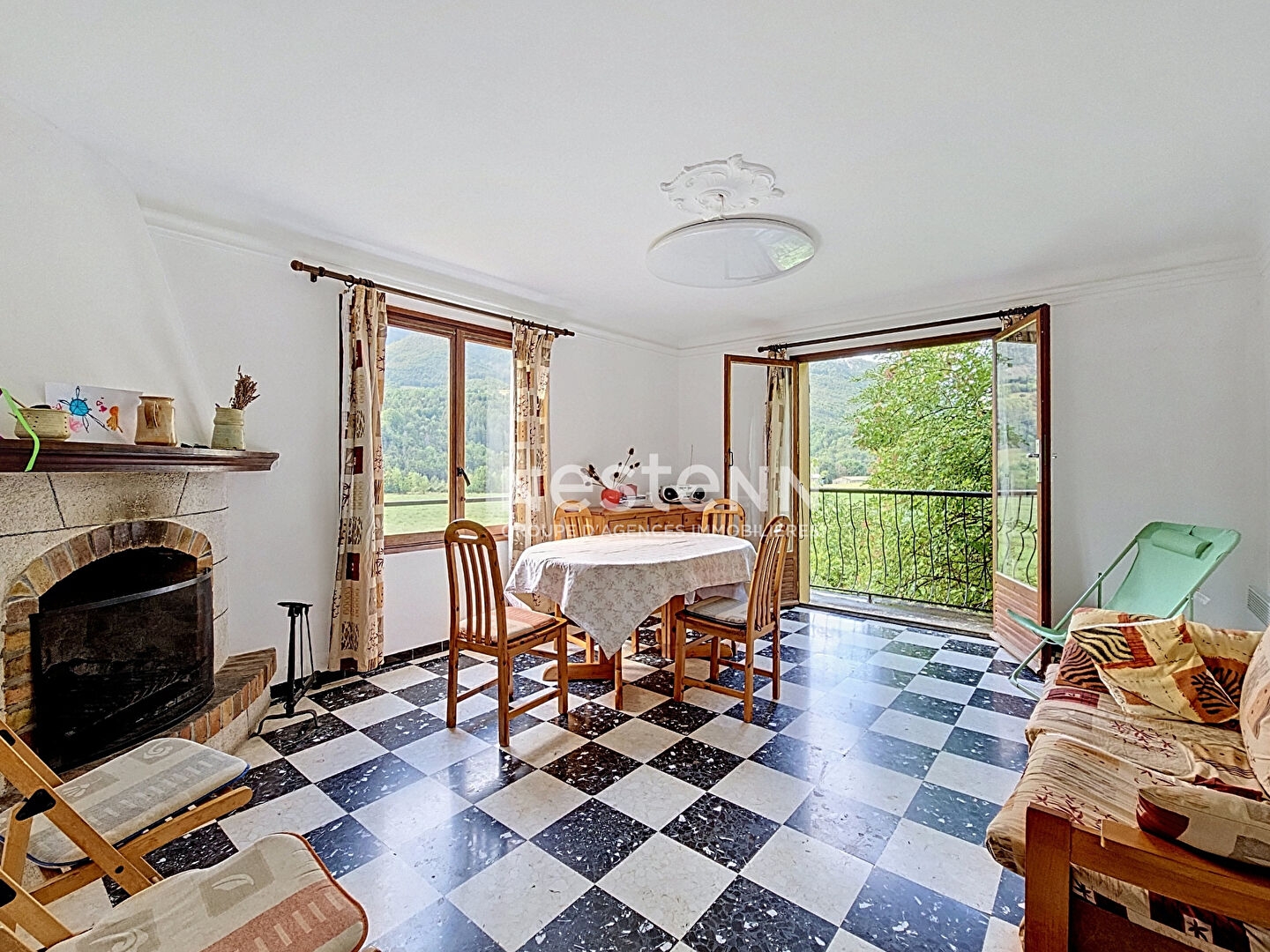 Maison à vendre - 6 pièces - 148m2 - Bayons (04250)