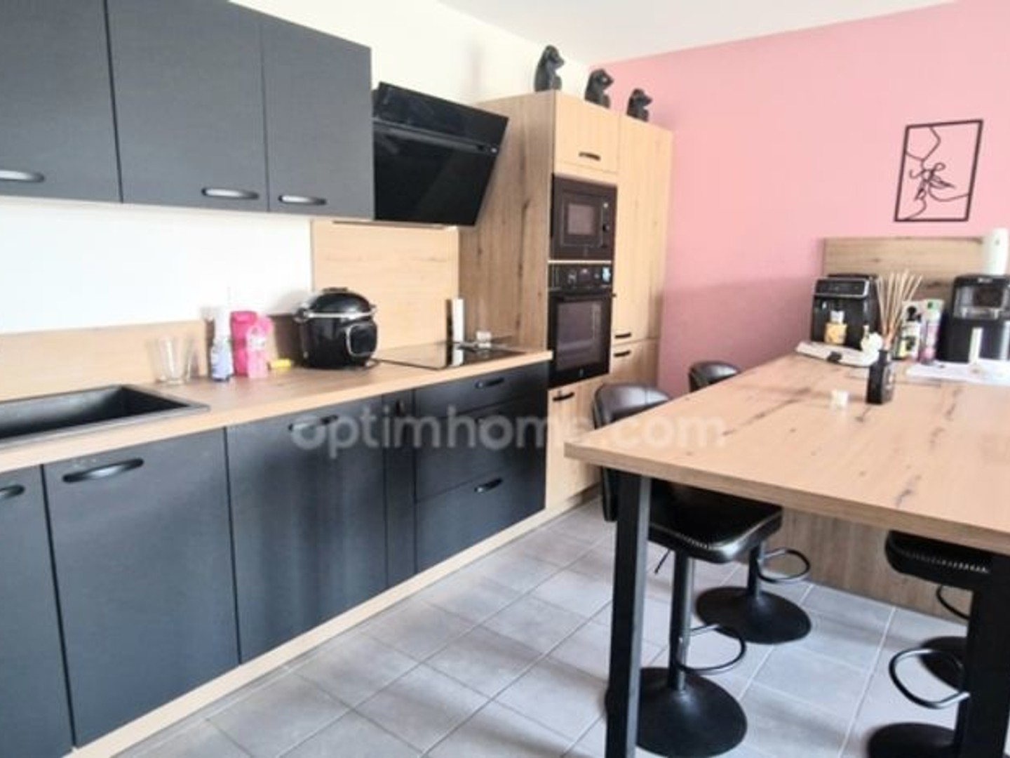 DERNIER ETAGE AVEC TERRASSE!