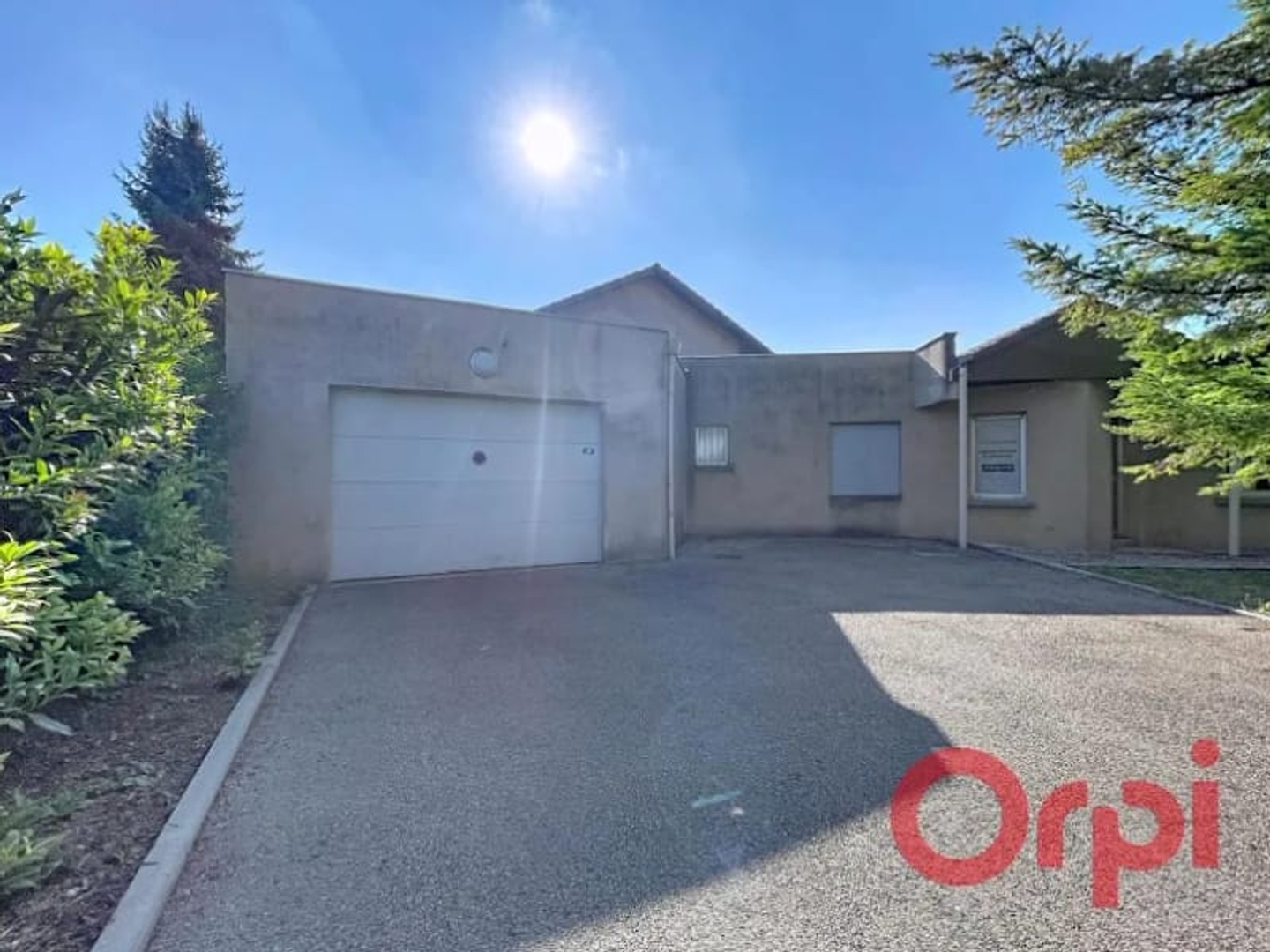 Locaux à vendre - 210m2 - Bourgoin-Jallieu (38300)
