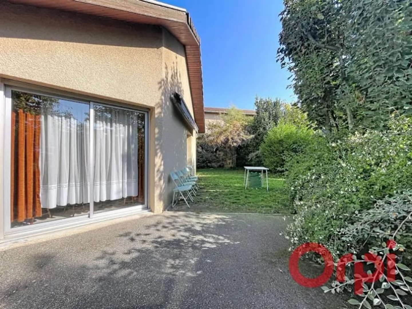 Locaux à vendre - 210m2 - Bourgoin-Jallieu (38300)