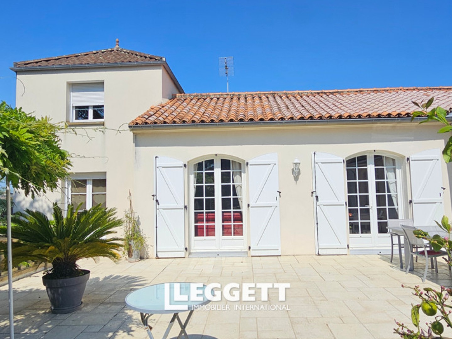 maison 10 pièce(s), LONGÈVES