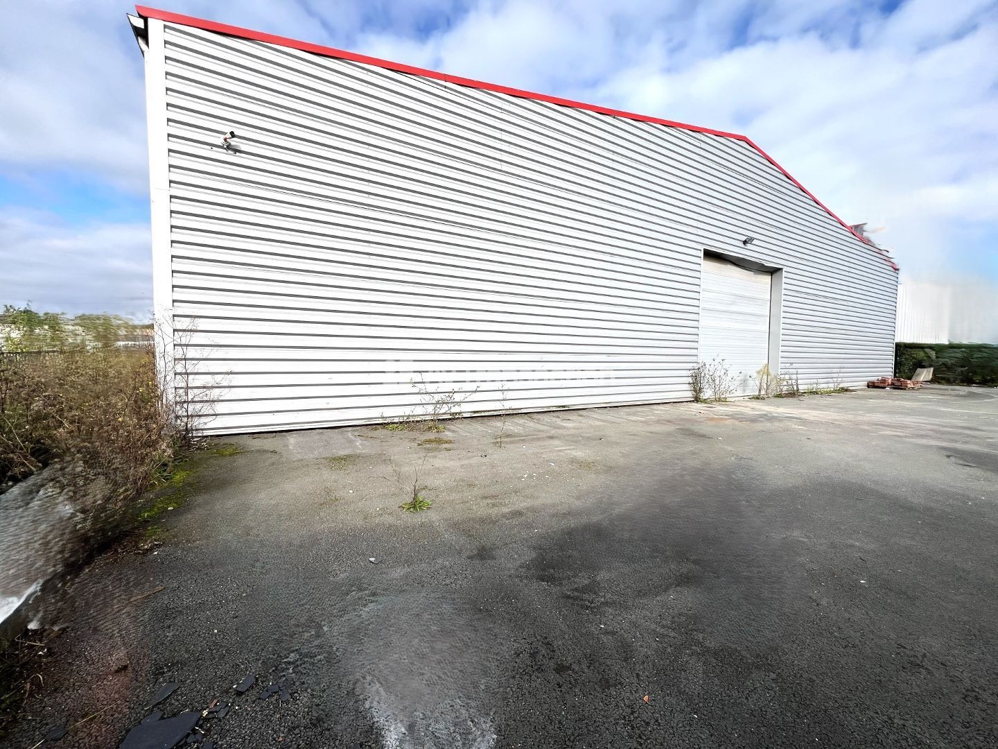 A vendre ,CAEN ( 14000 ) local-entrepot 840 m2 , terrain 2150 m2