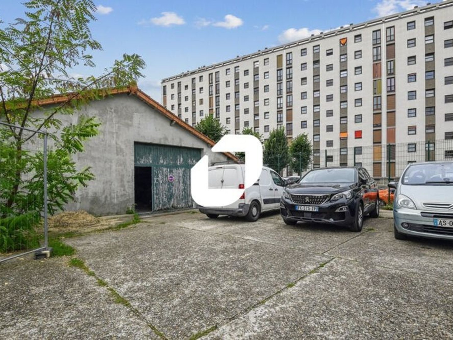 Entrepôts - A VENDRE - 190 m² non divisibles