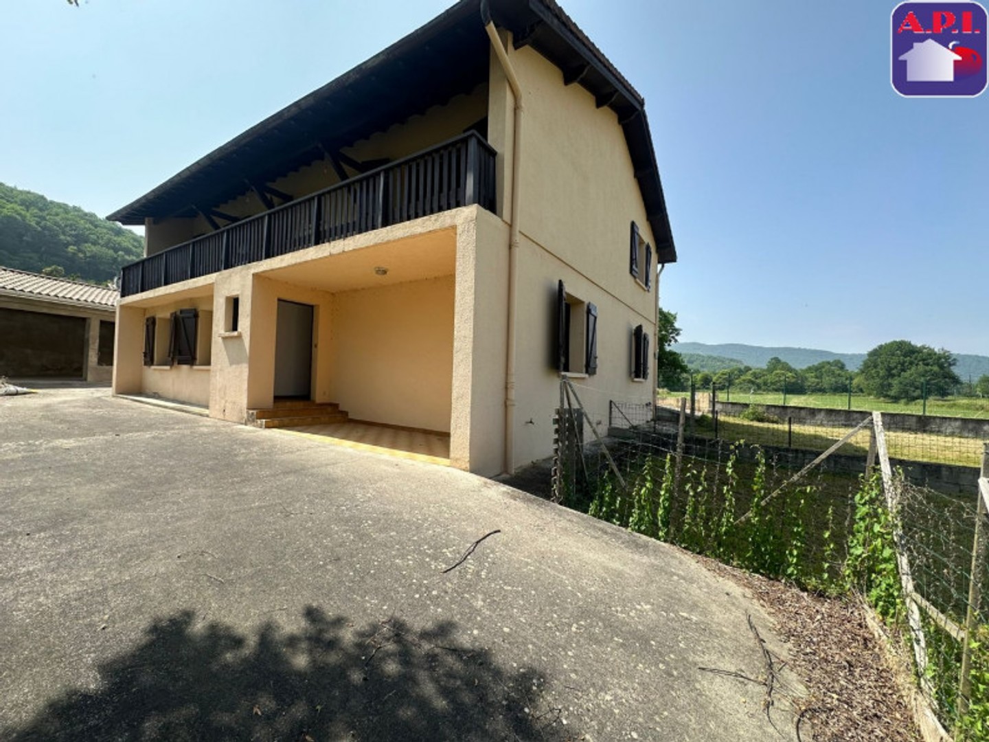 Maison 4 pièces 218 m²