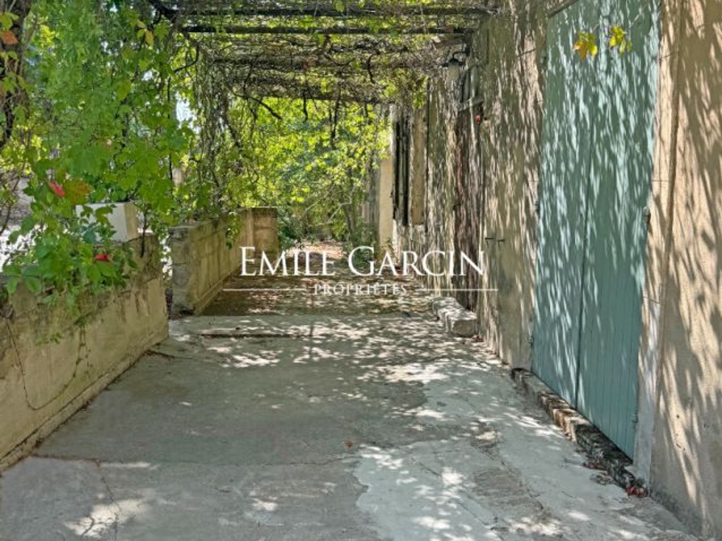 Maison à vendre - 500m2 - Saint-Rémy-De-Pro... (13210)